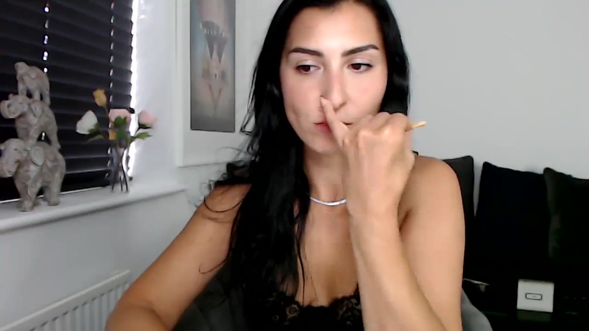 Gallery image thumbnail from LeaIson's myfreecams stream on, 10/19/2023, 12:15 image 2 of 20