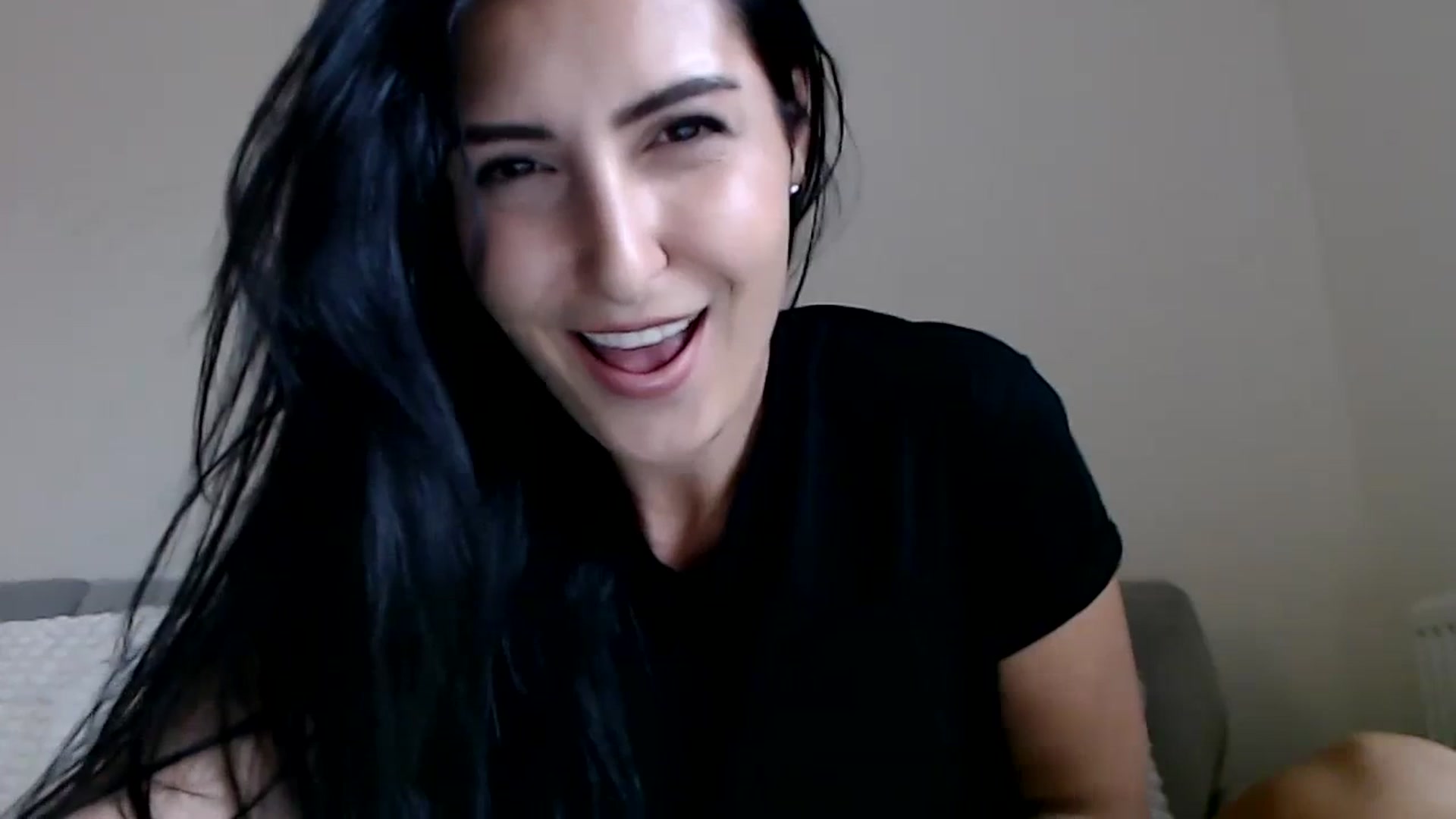 Gallery image thumbnail from LeaIson's myfreecams stream on, 10/20/2023, 13:23 image 18 of 20