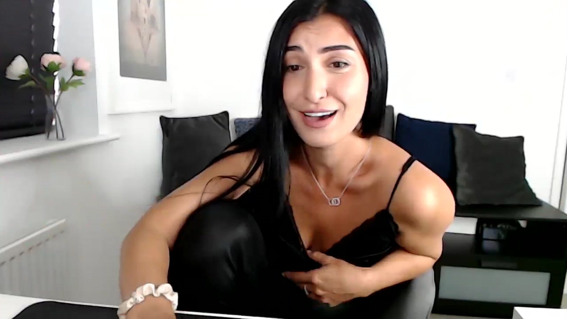 Gallery image thumbnail from LeaIson's myfreecams stream on, 10/26/2023, 11:23 image 9 of 20