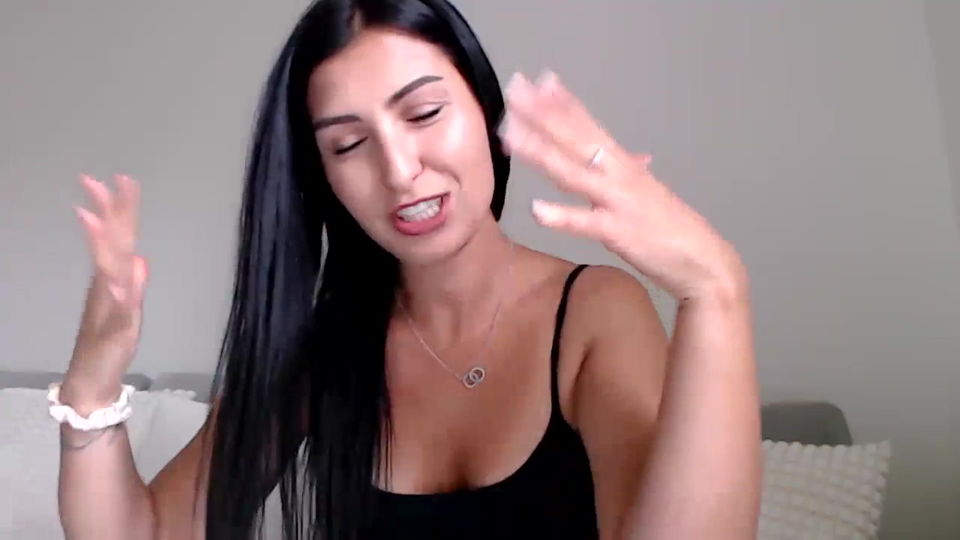Gallery image thumbnail from LeaIson's myfreecams stream on, 10/27/2023, 13:57 image 3 of 20