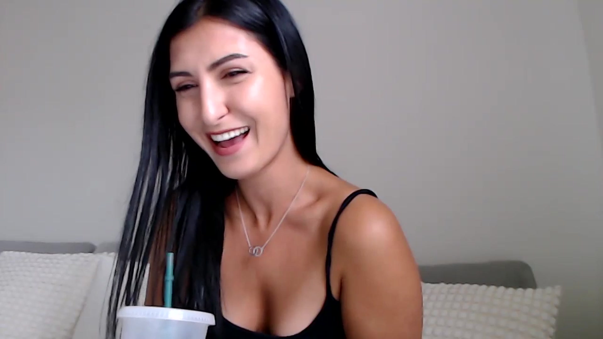 Gallery image thumbnail from LeaIson's myfreecams stream on, 10/27/2023, 13:57 image 8 of 20