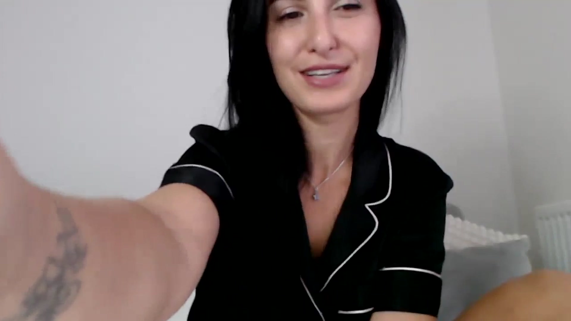 Gallery image thumbnail from LeaIson's myfreecams stream on, 11/06/2023, 10:27 image 13 of 20