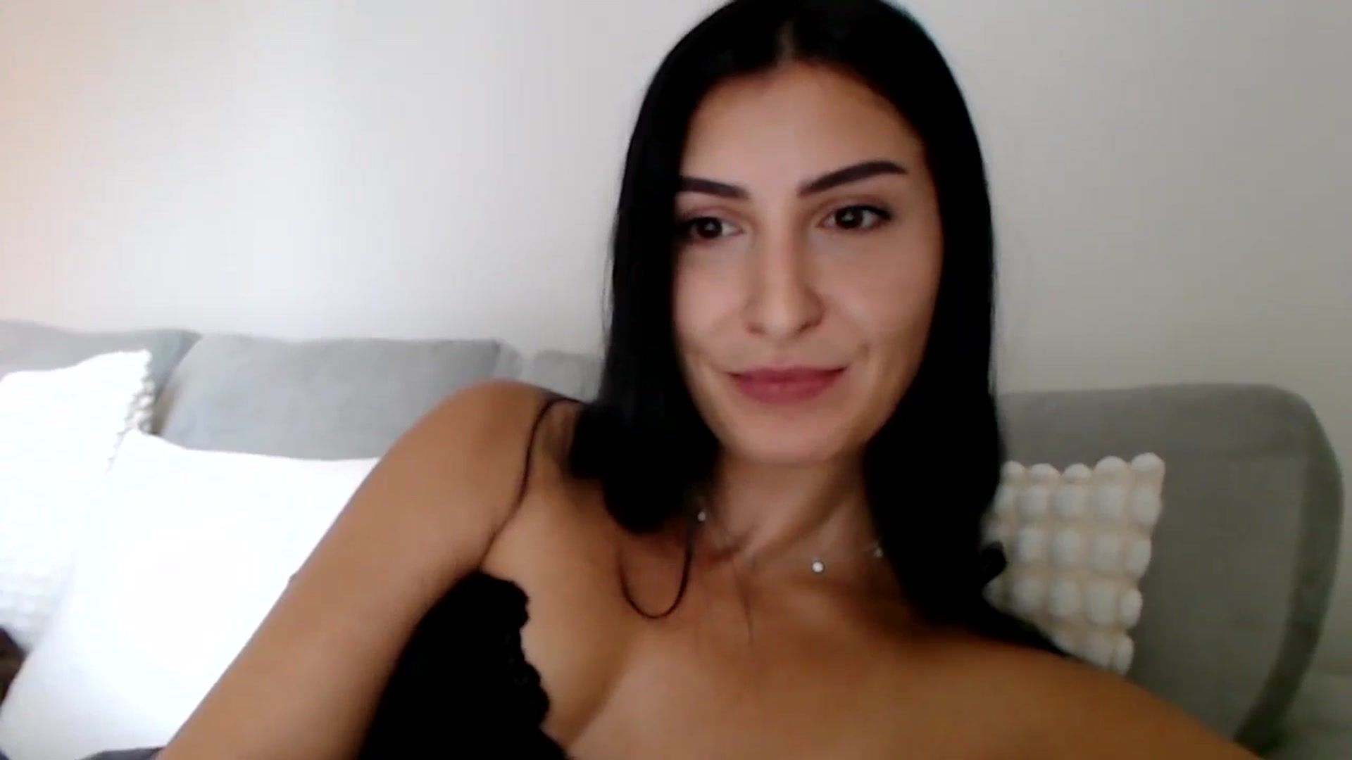 Gallery image thumbnail from LeaIson's myfreecams stream on, 11/10/2023, 10:21 image 4 of 20