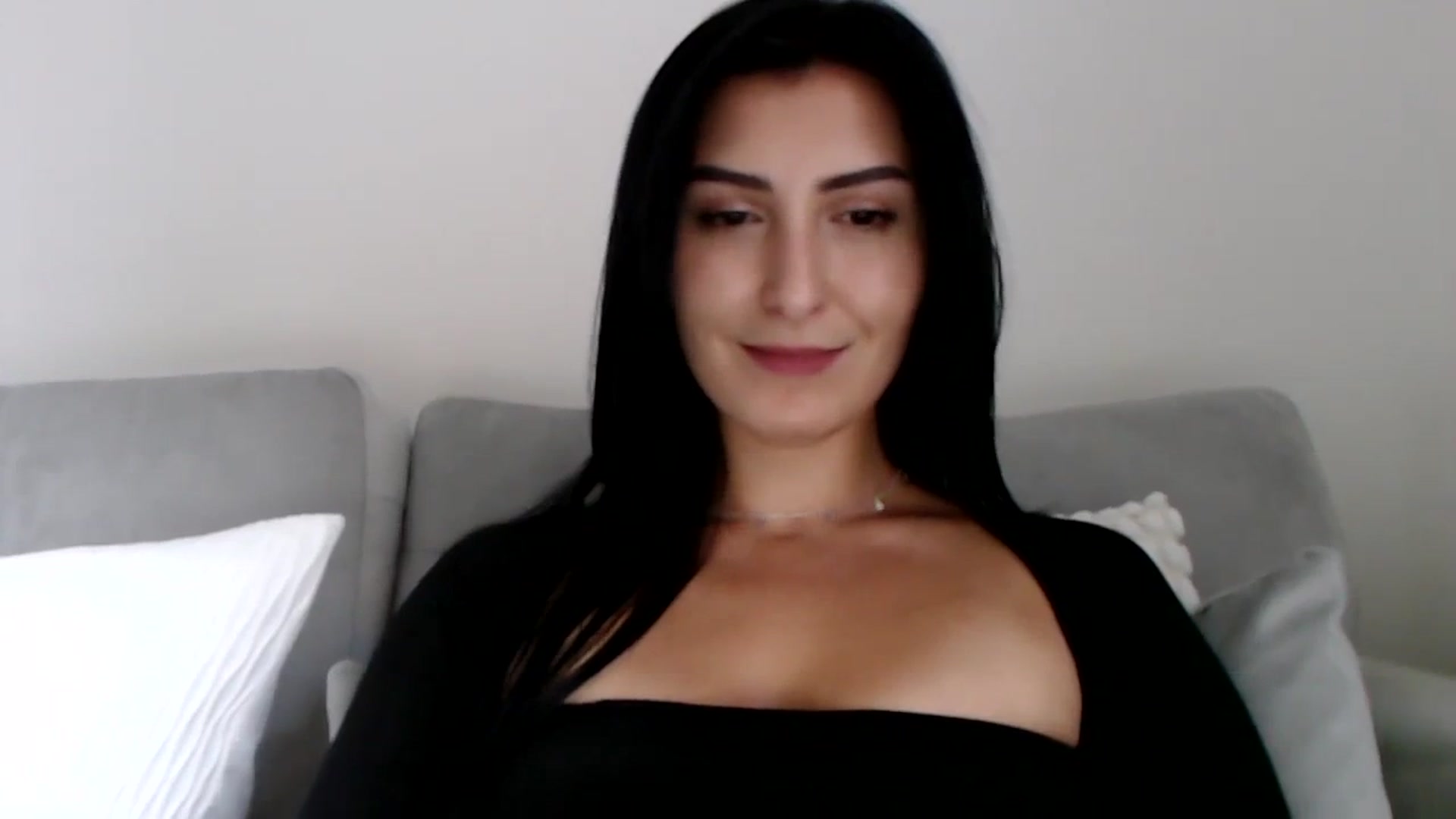 Gallery image thumbnail from LeaIson's myfreecams stream on, 11/13/2023, 14:29 image 14 of 20