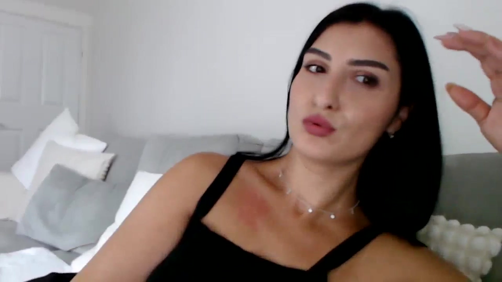 Gallery image thumbnail from LeaIson's myfreecams stream on, 11/14/2023, 12:20 image 2 of 20