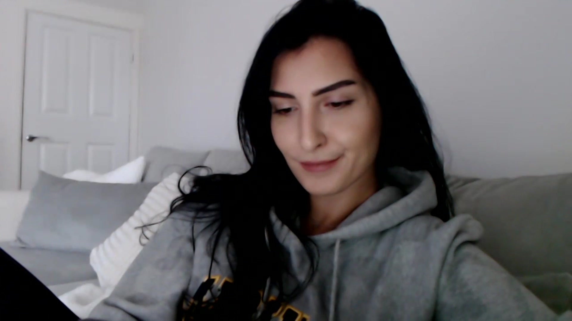 Gallery image thumbnail from LeaIson's myfreecams stream on, 11/21/2023, 13:31 image 5 of 20
