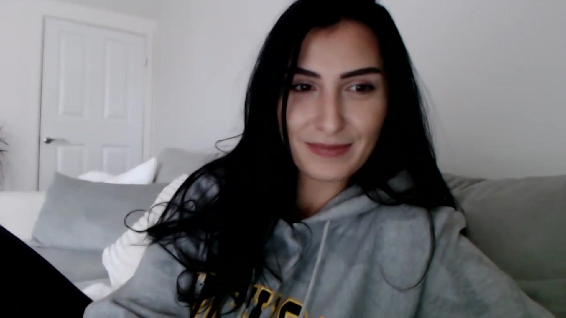 Gallery image thumbnail from LeaIson's myfreecams stream on, 11/21/2023, 13:31 image 8 of 20