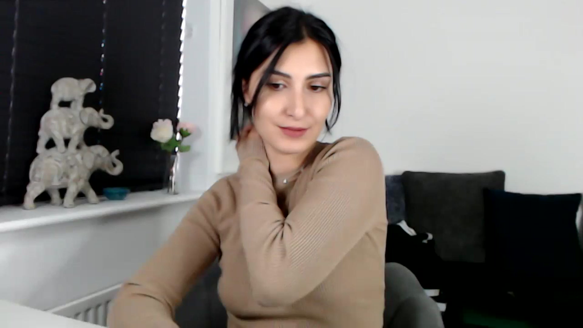 Gallery image thumbnail from LeaIson's myfreecams stream on, 11/23/2023, 14:12 image 15 of 20