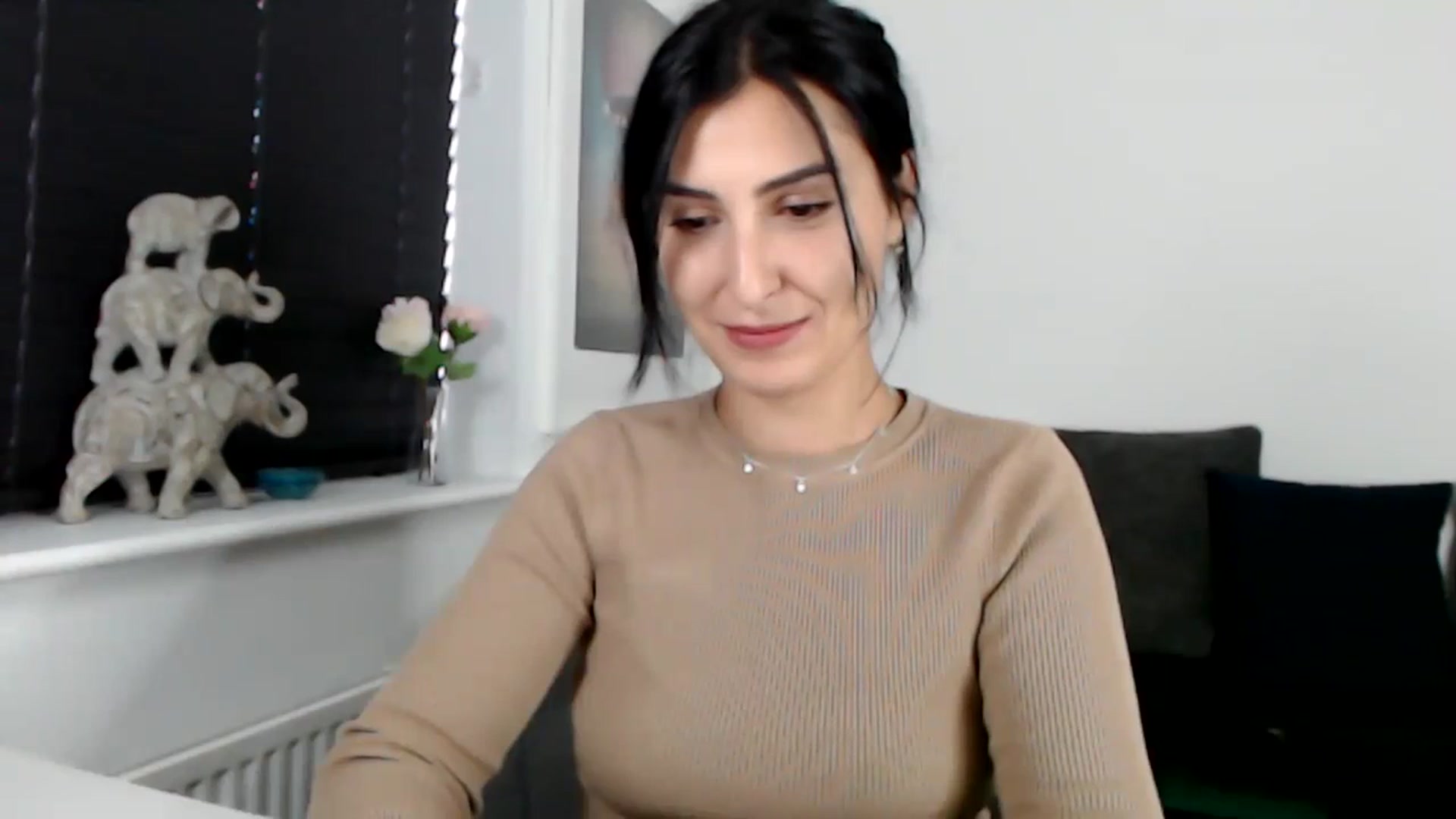 Gallery image thumbnail from LeaIson's myfreecams stream on, 11/23/2023, 14:12 image 17 of 20