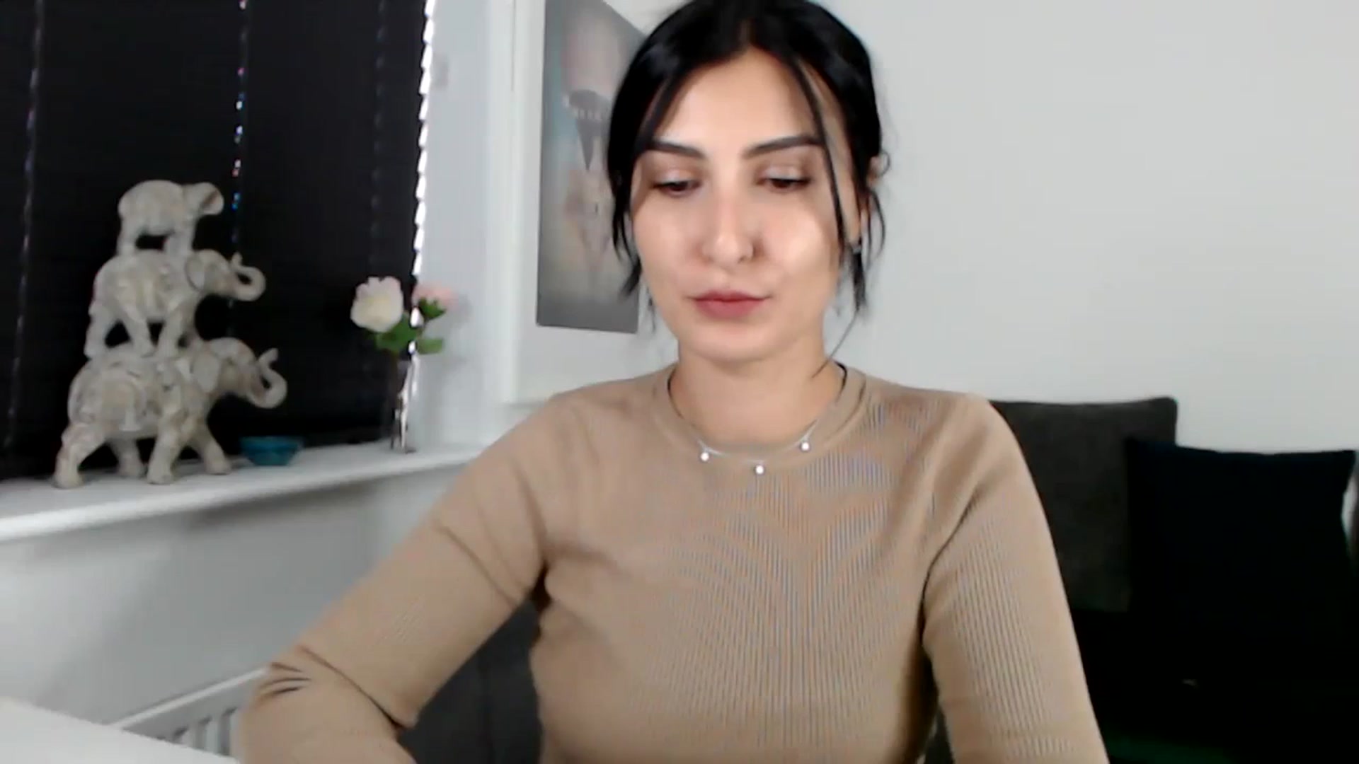 Gallery image thumbnail from LeaIson's myfreecams stream on, 11/23/2023, 14:12 image 12 of 20
