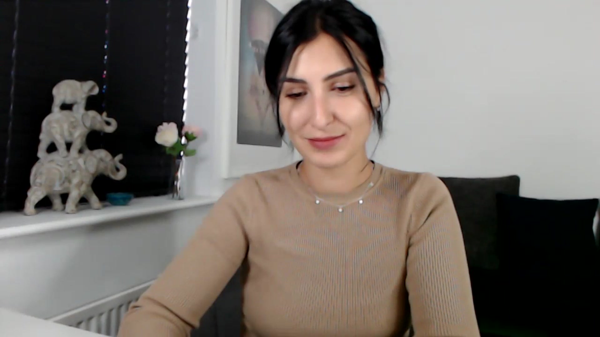 Gallery image thumbnail from LeaIson's myfreecams stream on, 11/23/2023, 14:12 image 2 of 20