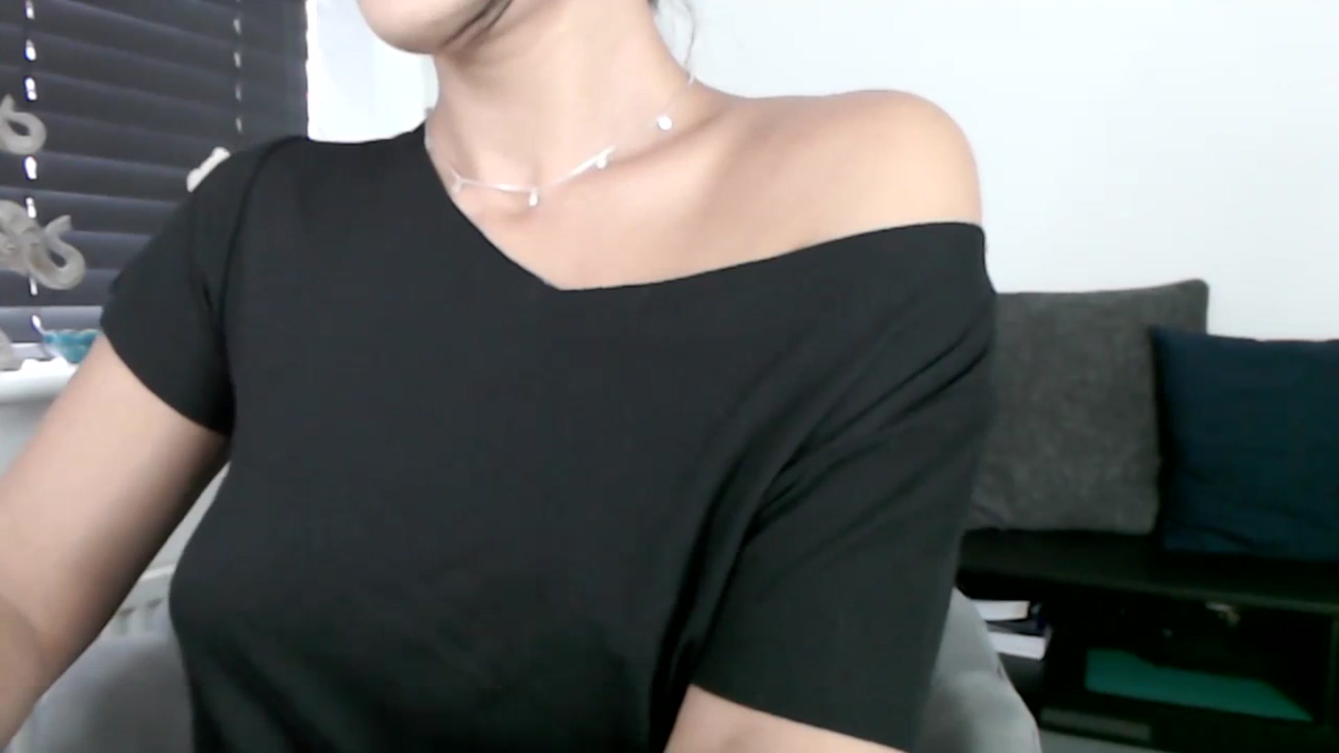 Gallery image thumbnail from LeaIson's myfreecams stream on, 11/24/2023, 10:06 image 16 of 20