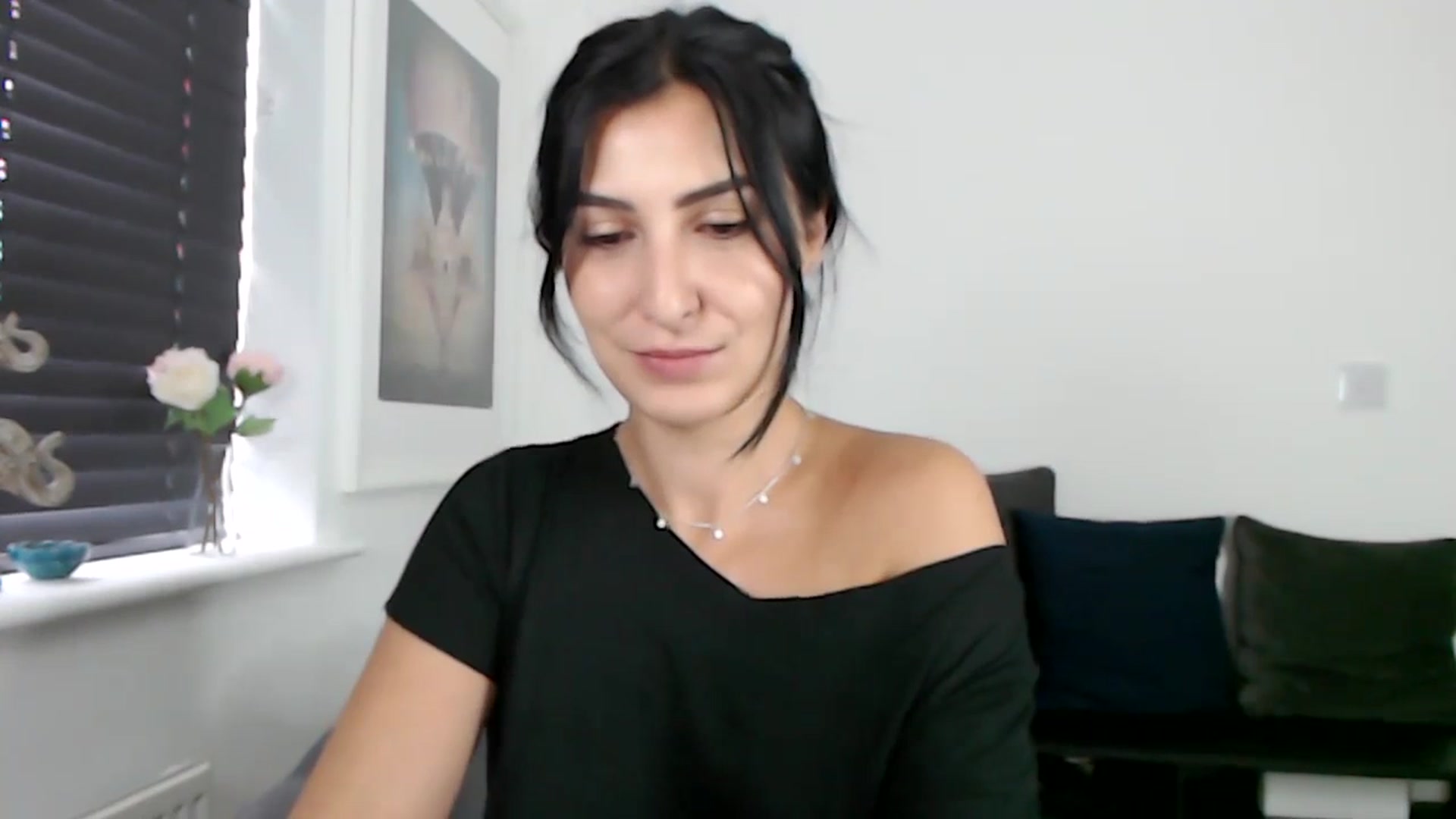 Gallery image thumbnail from LeaIson's myfreecams stream on, 11/24/2023, 10:06 image 12 of 20