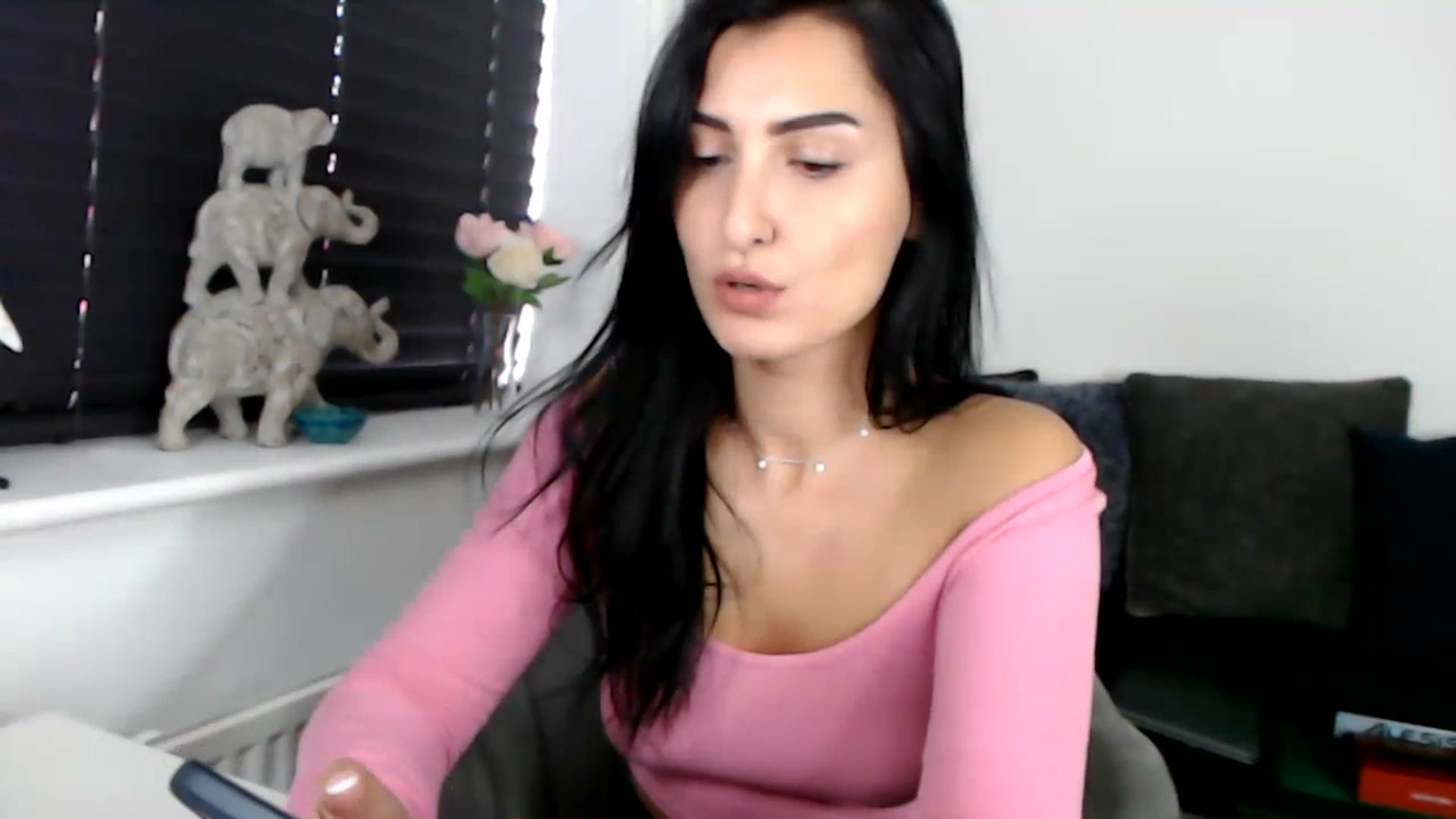 Gallery image thumbnail from LeaIson's myfreecams stream on, 11/27/2023, 13:19 image 8 of 20