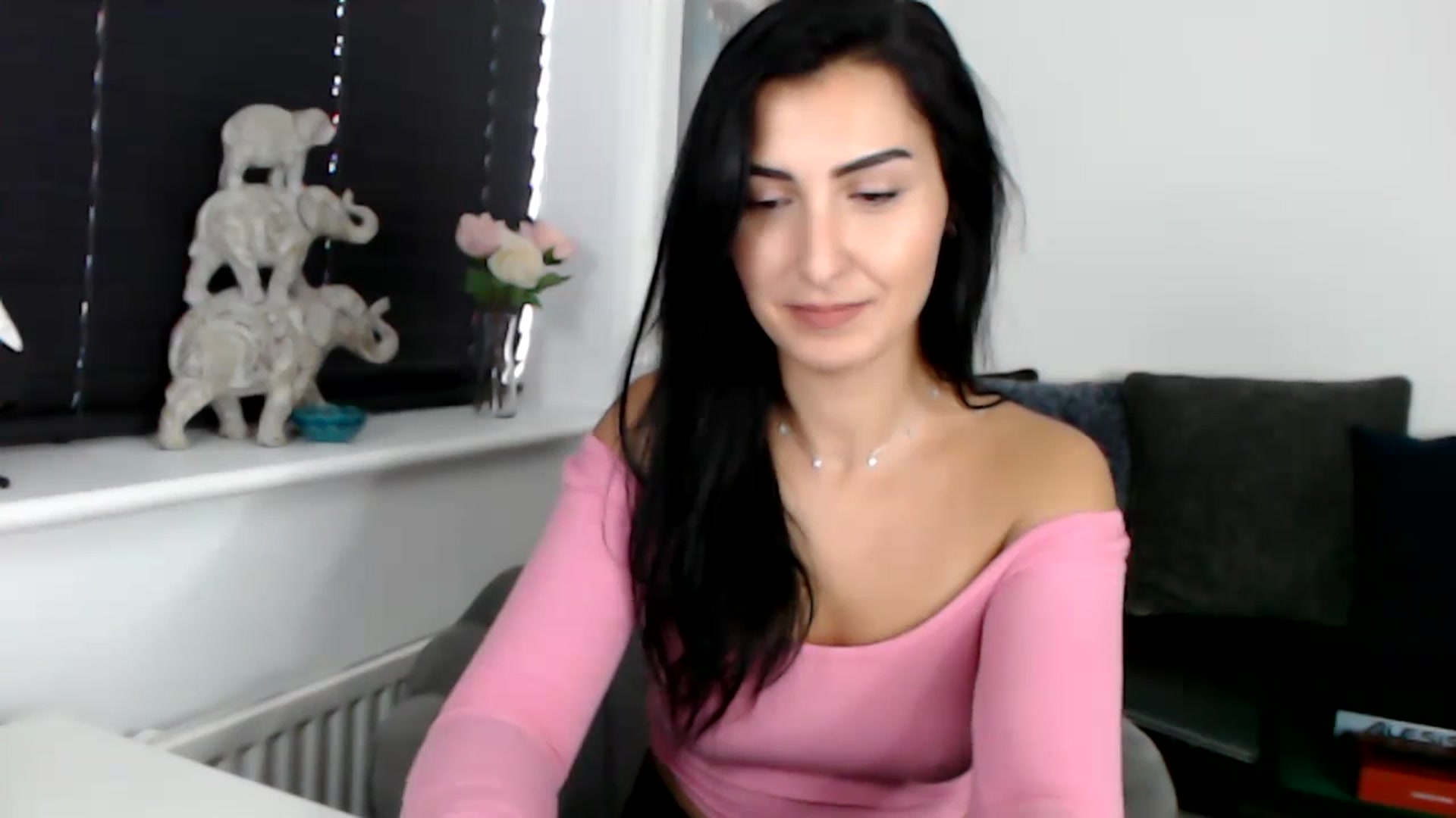 Gallery image thumbnail from LeaIson's myfreecams stream on, 11/27/2023, 13:19 image 17 of 20