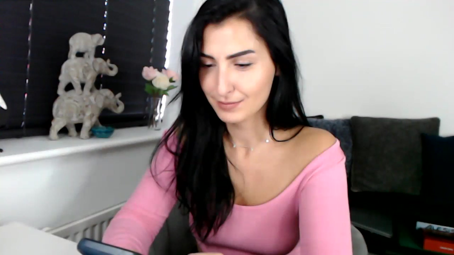 Gallery image thumbnail from LeaIson's myfreecams stream on, 11/27/2023, 13:19 image 11 of 20