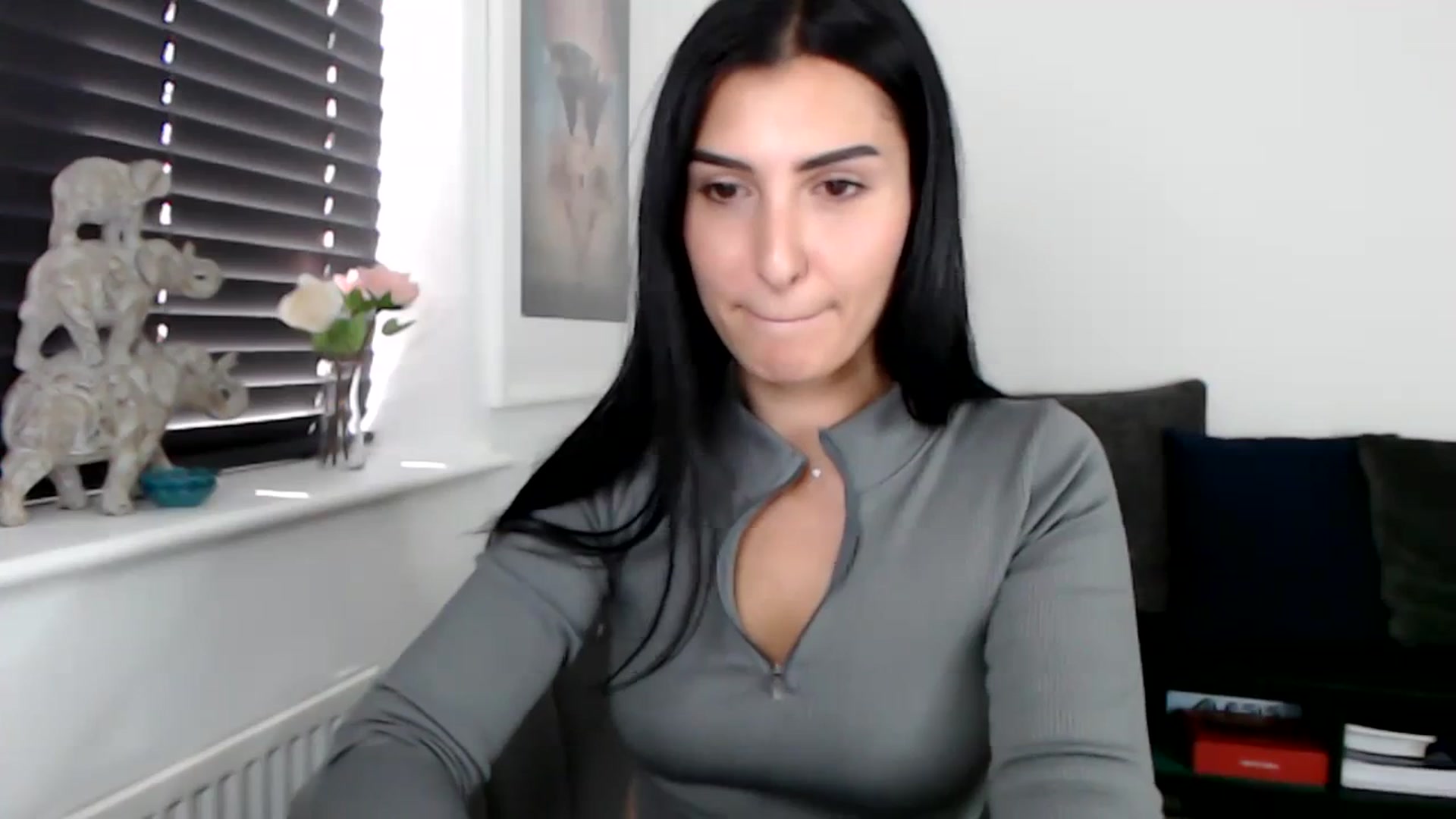 Gallery image thumbnail from LeaIson's myfreecams stream on, 11/30/2023, 12:01 image 2 of 20