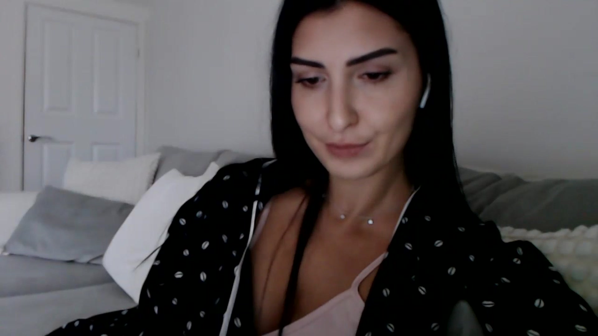 Gallery image thumbnail from LeaIson's myfreecams stream on, 12/01/2023, 12:28 image 3 of 20