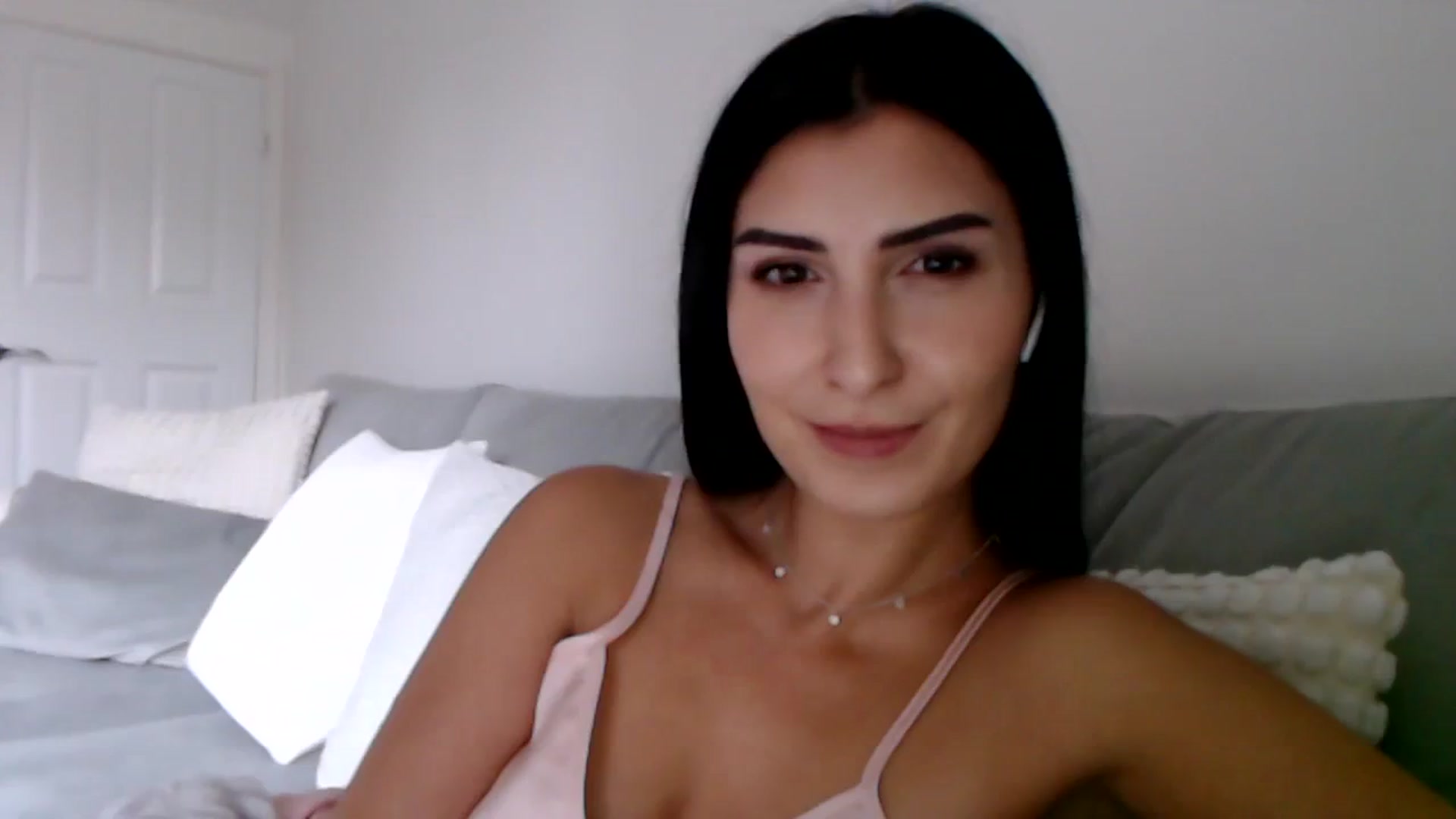 Gallery image thumbnail from LeaIson's myfreecams stream on, 12/01/2023, 13:41 image 13 of 20
