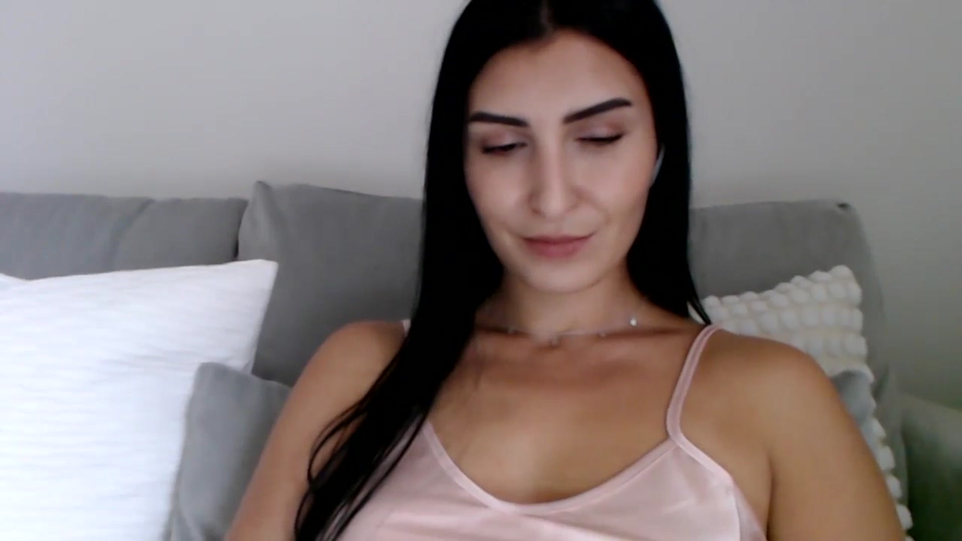Gallery image thumbnail from LeaIson's myfreecams stream on, 12/01/2023, 13:41 image 3 of 20