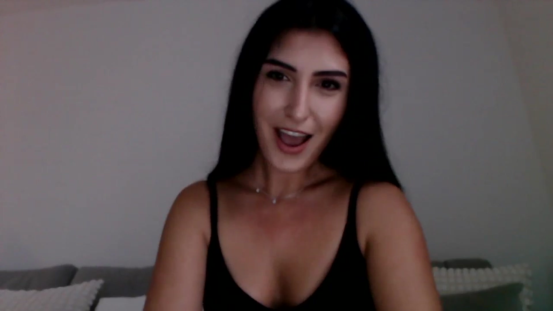 Gallery image thumbnail from LeaIson's myfreecams stream on, 12/04/2023, 10:05 image 15 of 20