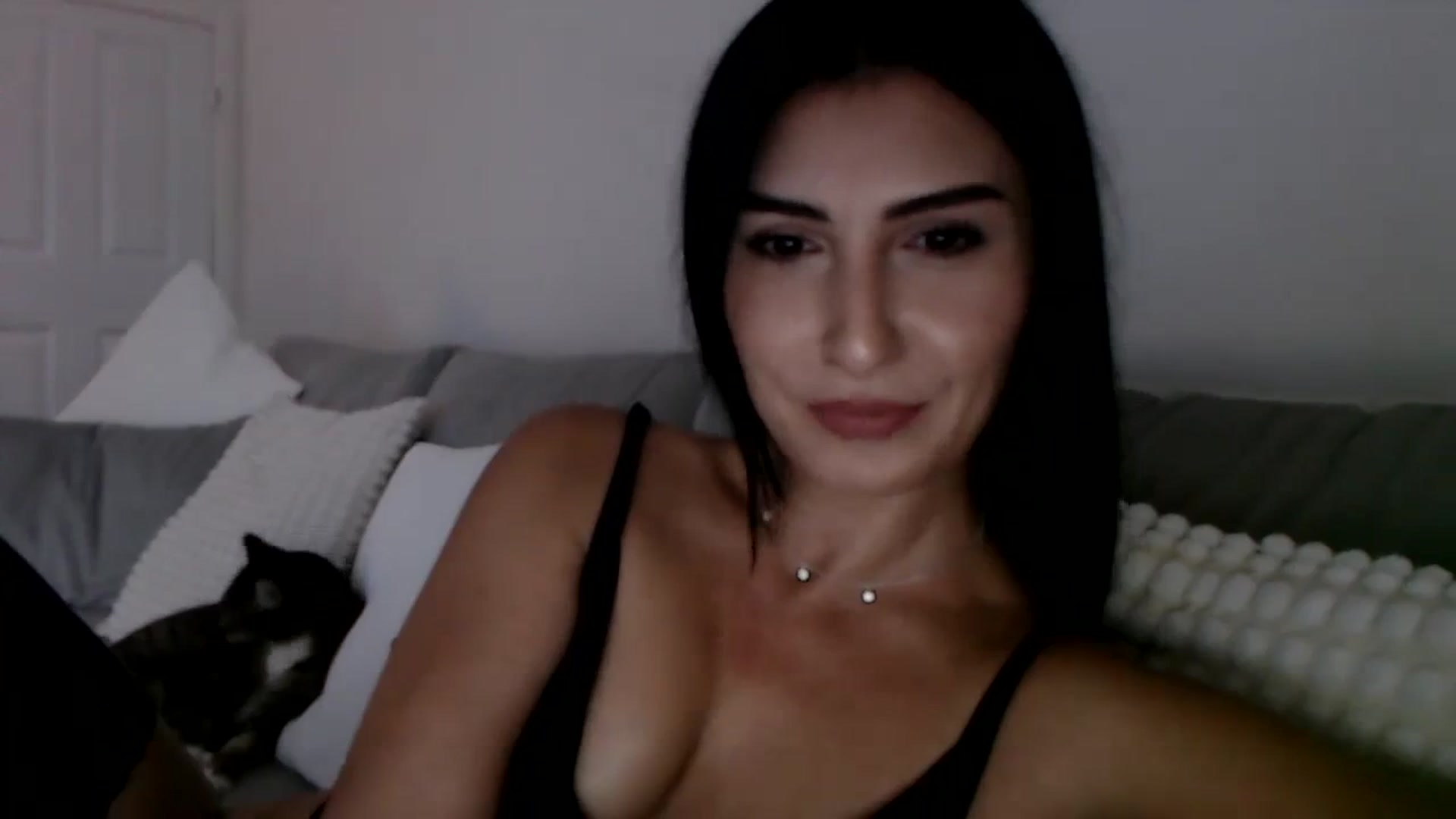 Gallery image thumbnail from LeaIson's myfreecams stream on, 12/04/2023, 10:05 image 20 of 20