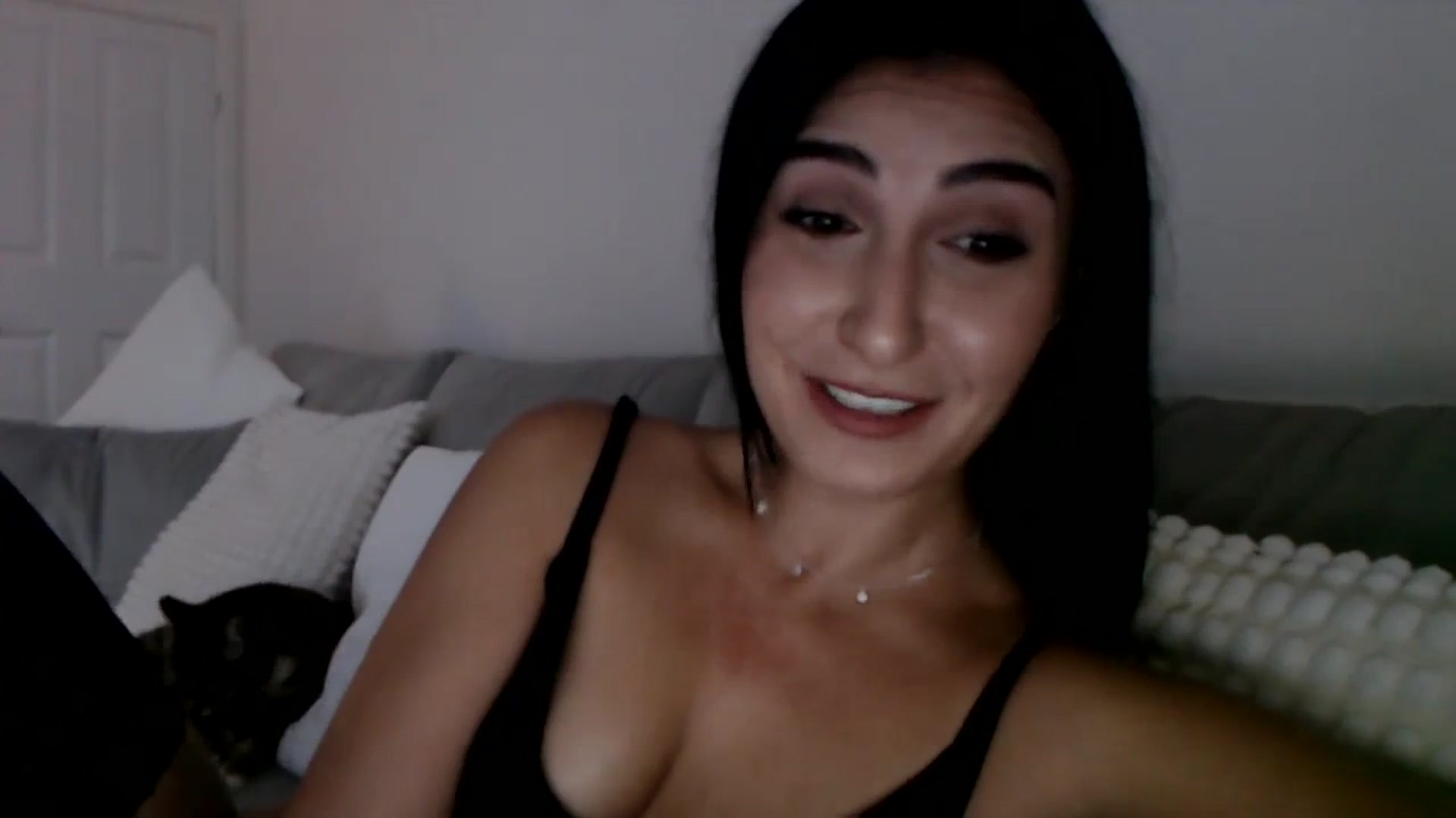 Gallery image thumbnail from LeaIson's myfreecams stream on, 12/04/2023, 10:05 image 19 of 20