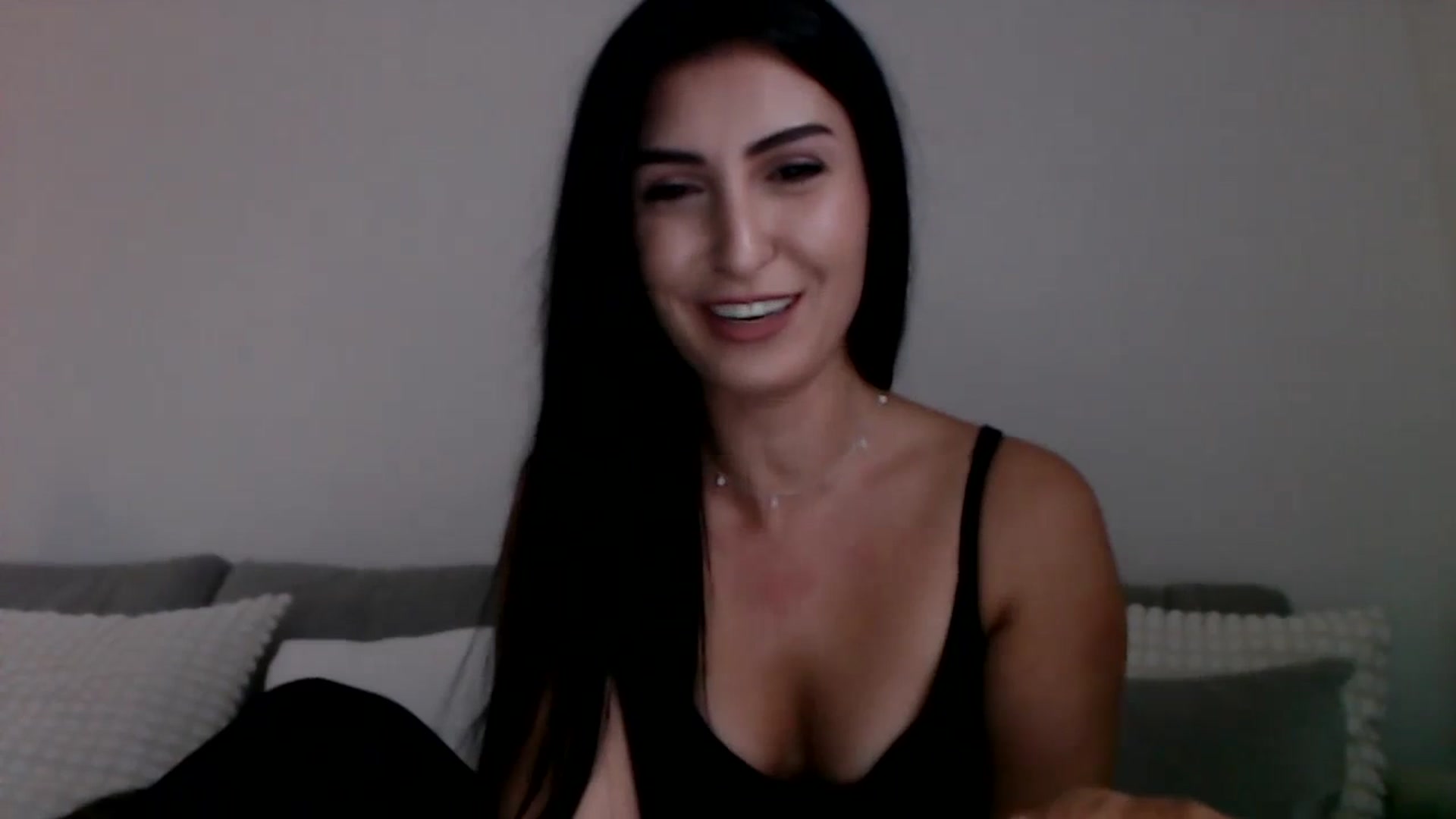 Gallery image thumbnail from LeaIson's myfreecams stream on, 12/04/2023, 10:05 image 11 of 20