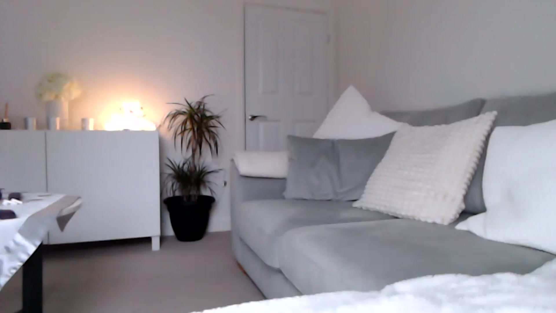 Gallery image thumbnail from LeaIson's myfreecams stream on, 12/04/2023, 12:00 image 17 of 20
