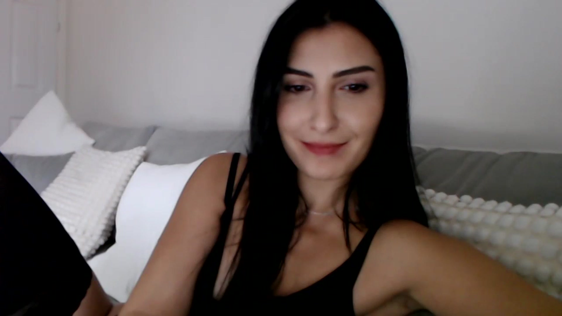 Gallery image thumbnail from LeaIson's myfreecams stream on, 12/04/2023, 12:53 image 4 of 20