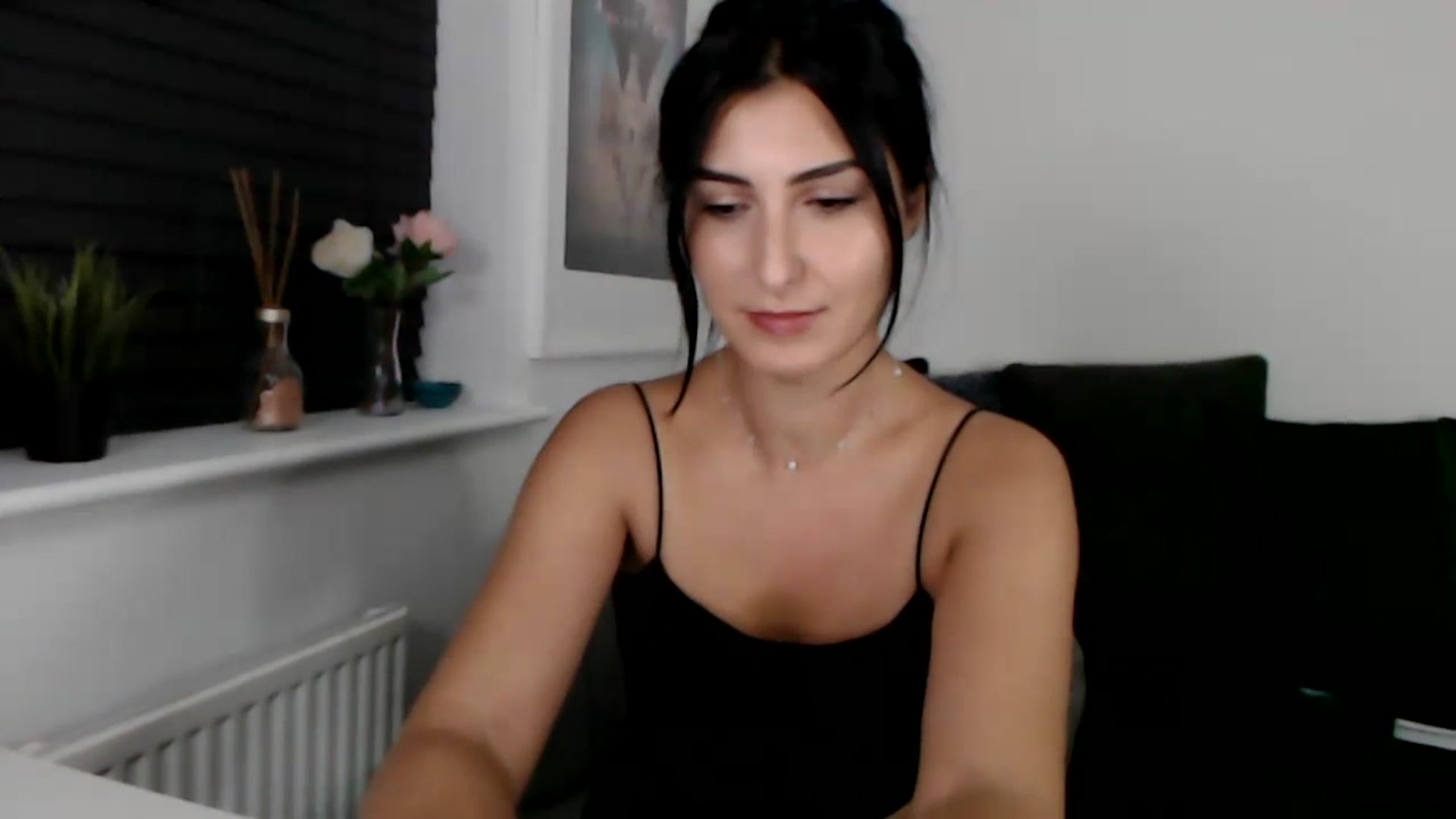 Gallery image thumbnail from LeaIson's myfreecams stream on, 12/04/2023, 16:19 image 8 of 20
