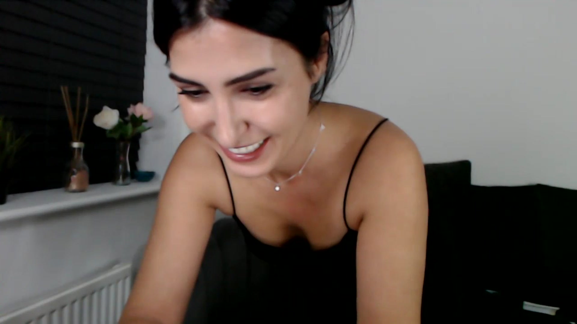 Gallery image thumbnail from LeaIson's myfreecams stream on, 12/04/2023, 16:19 image 5 of 20