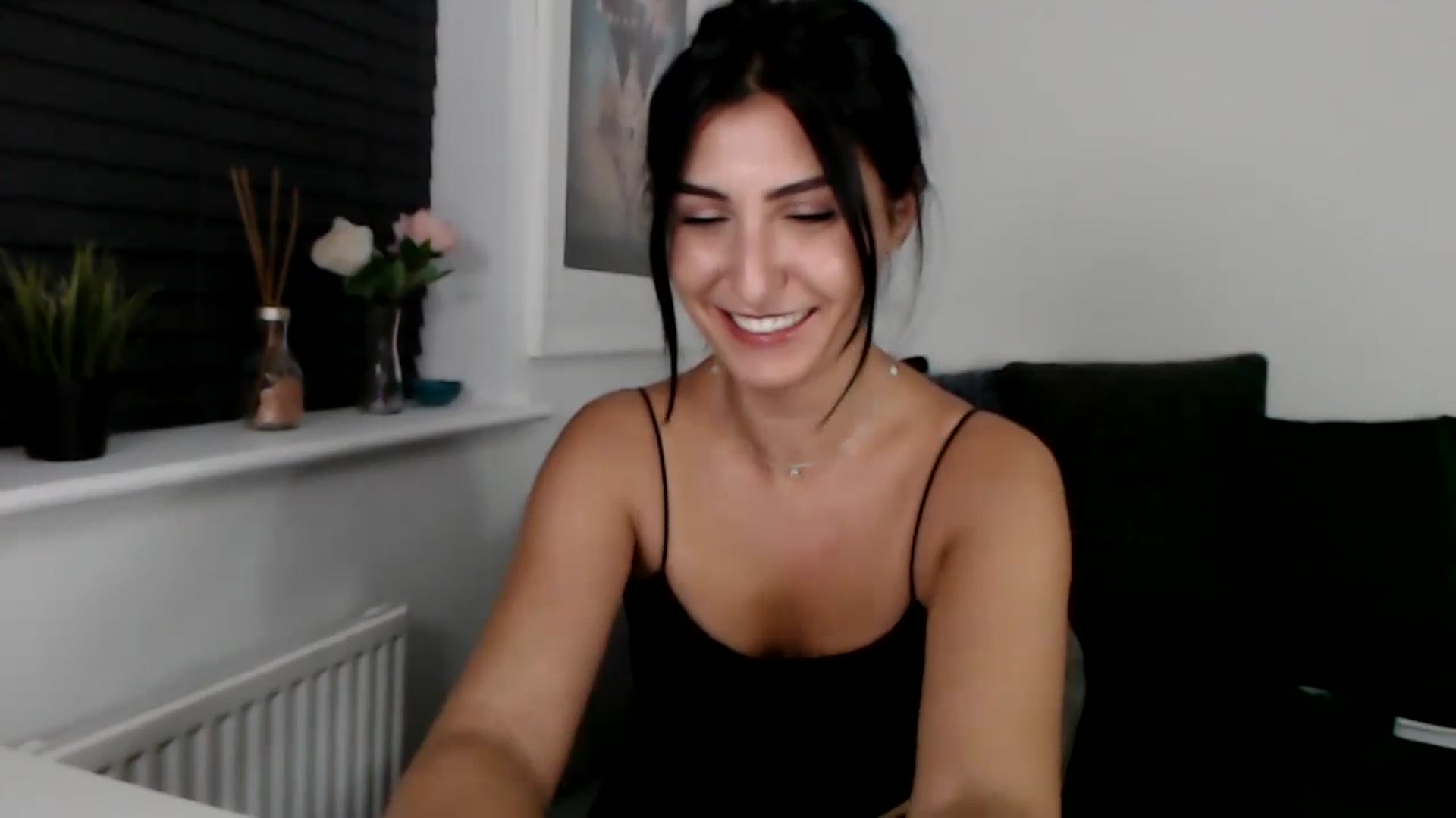 Gallery image thumbnail from LeaIson's myfreecams stream on, 12/04/2023, 16:19 image 11 of 20