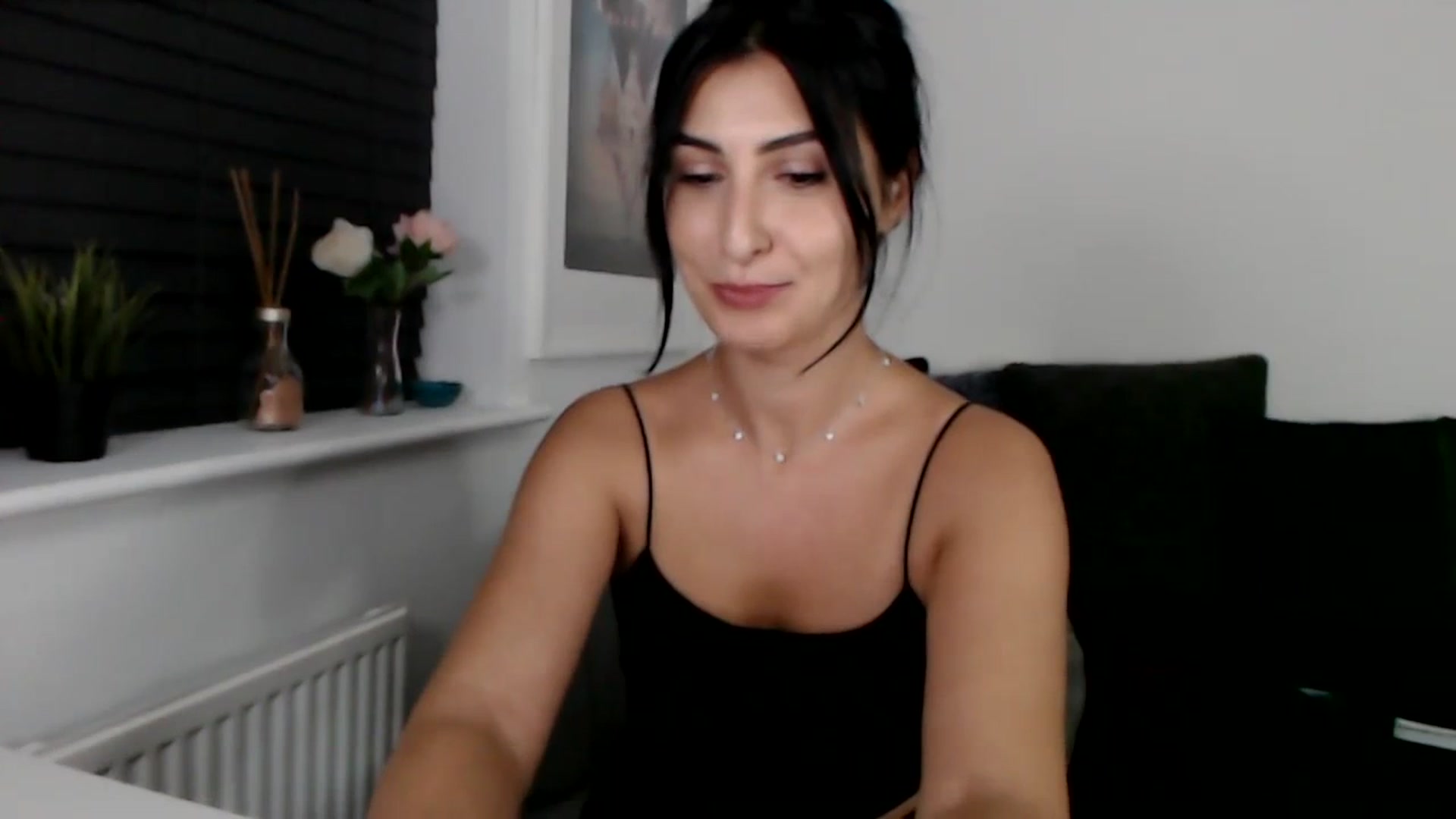 Gallery image thumbnail from LeaIson's myfreecams stream on, 12/04/2023, 16:19 image 9 of 20