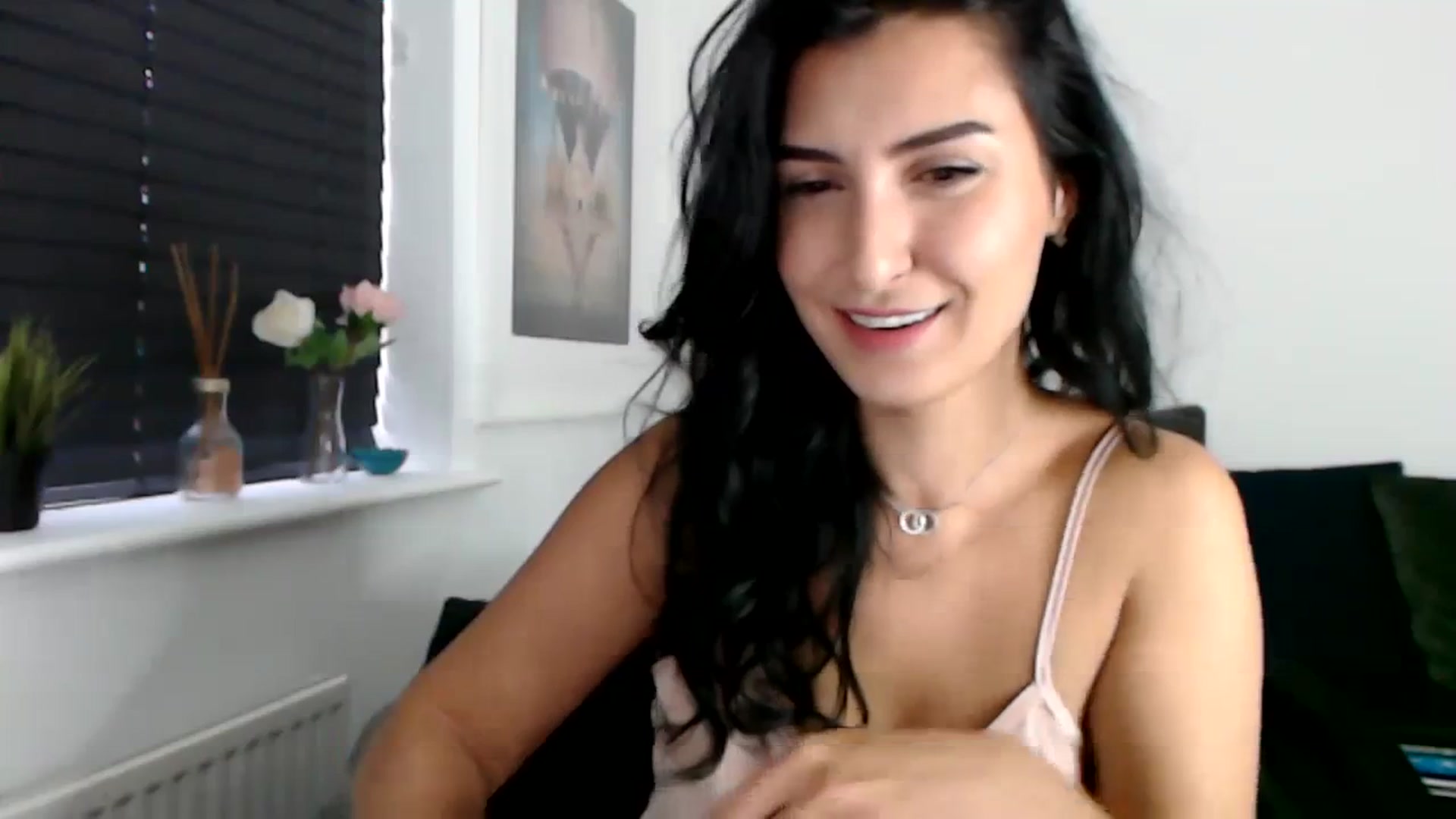 Gallery image thumbnail from LeaIson's myfreecams stream on, 12/07/2023, 11:09 image 7 of 20
