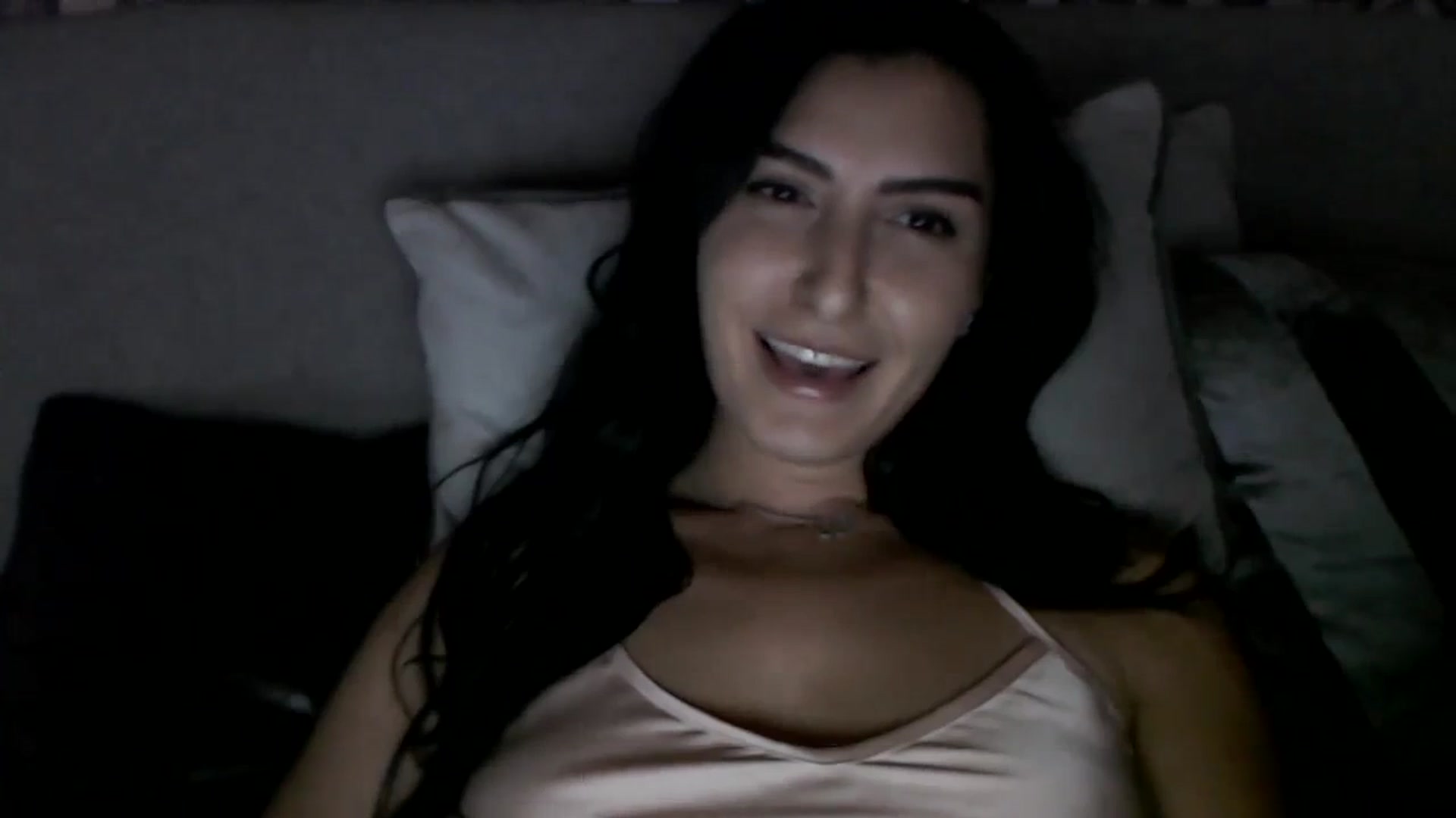 Gallery image thumbnail from LeaIson's myfreecams stream on, 12/08/2023, 19:52 image 8 of 20