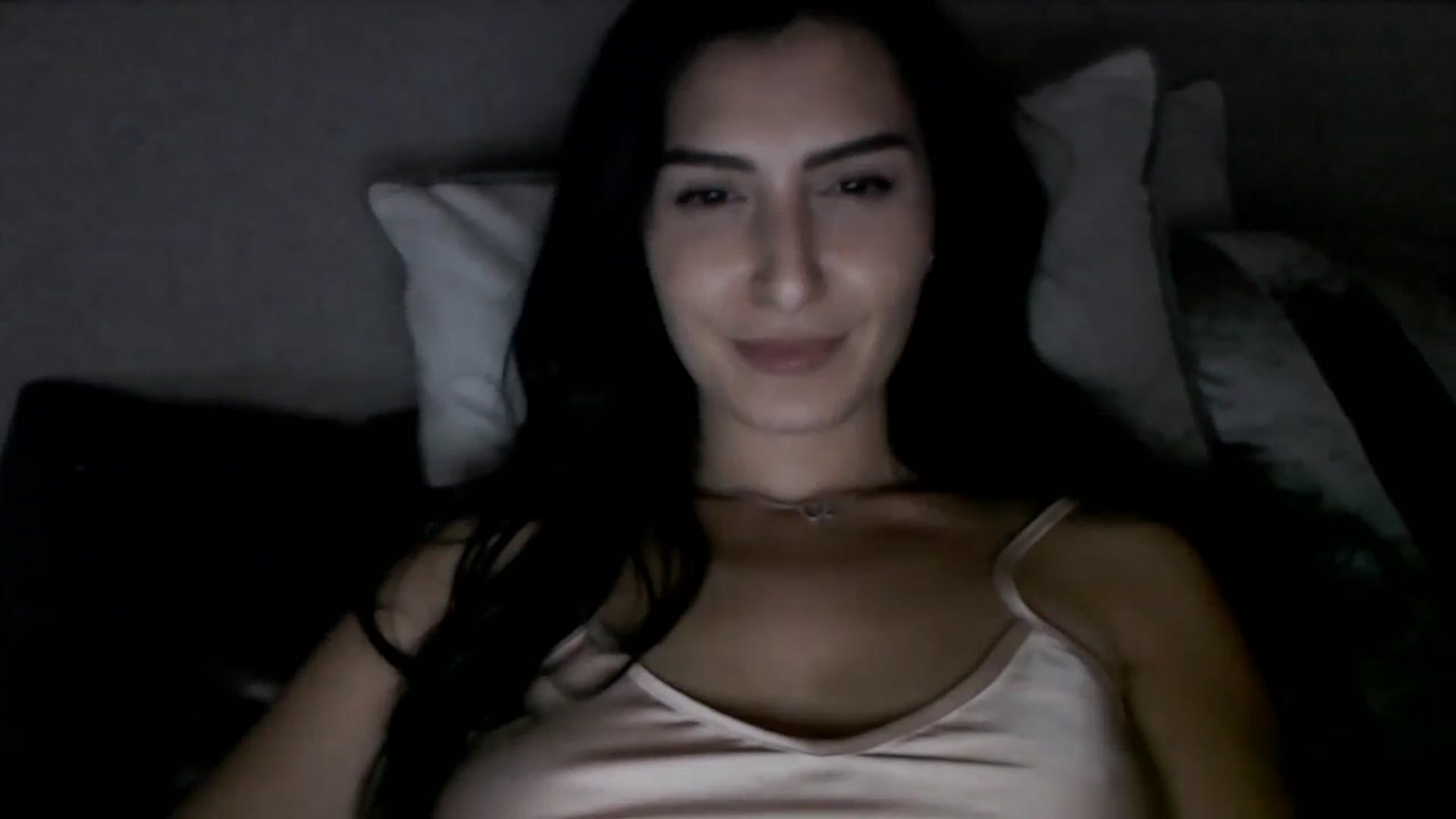 Gallery image thumbnail from LeaIson's myfreecams stream on, 12/08/2023, 19:52 image 3 of 20