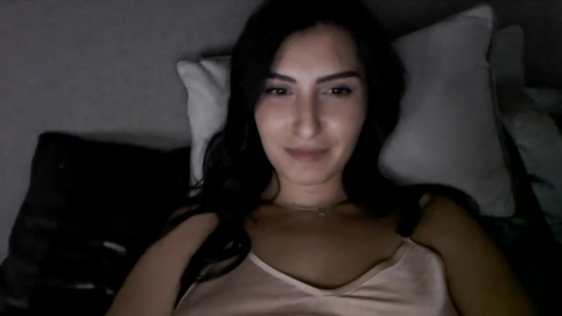 Gallery image thumbnail from LeaIson's myfreecams stream on, 12/08/2023, 20:30 image 8 of 20