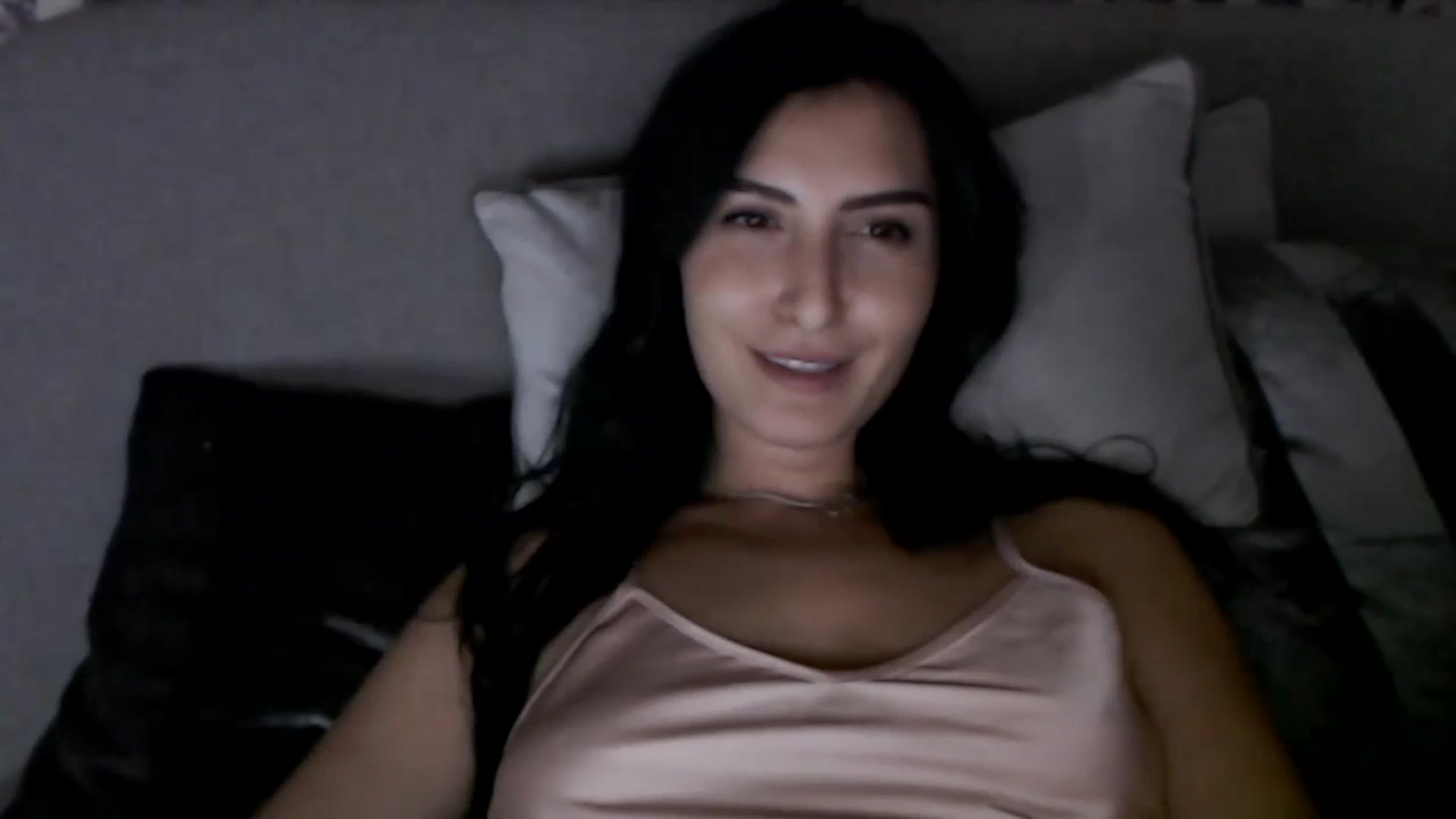 Gallery image thumbnail from LeaIson's myfreecams stream on, 12/08/2023, 20:30 image 1 of 20