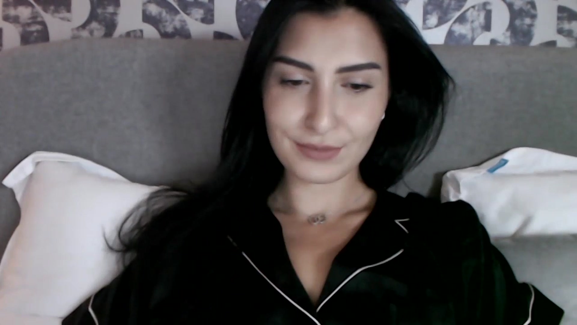 Gallery image thumbnail from LeaIson's myfreecams stream on, 12/11/2023, 10:10 image 7 of 20