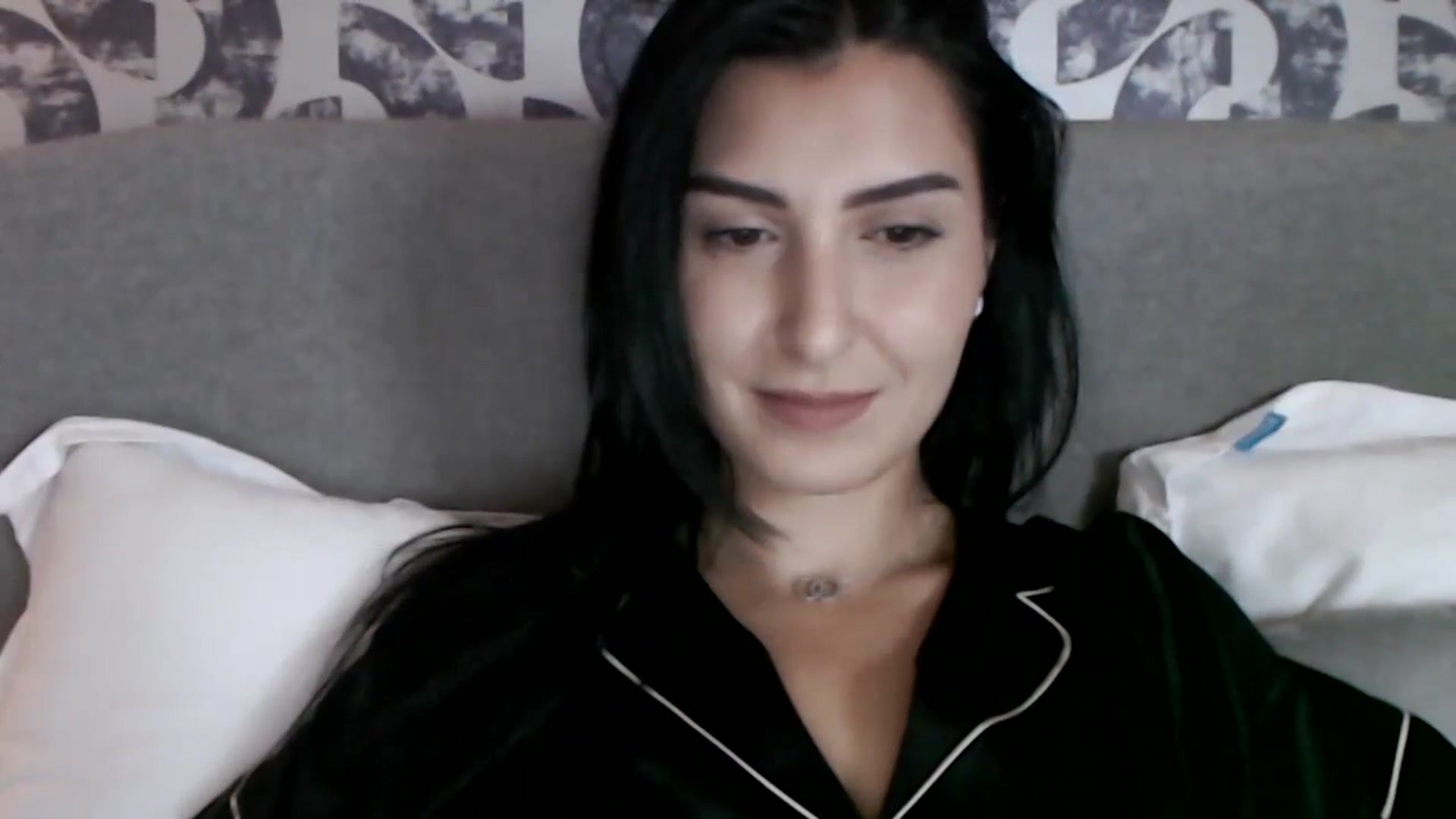 Gallery image thumbnail from LeaIson's myfreecams stream on, 12/11/2023, 10:10 image 6 of 20