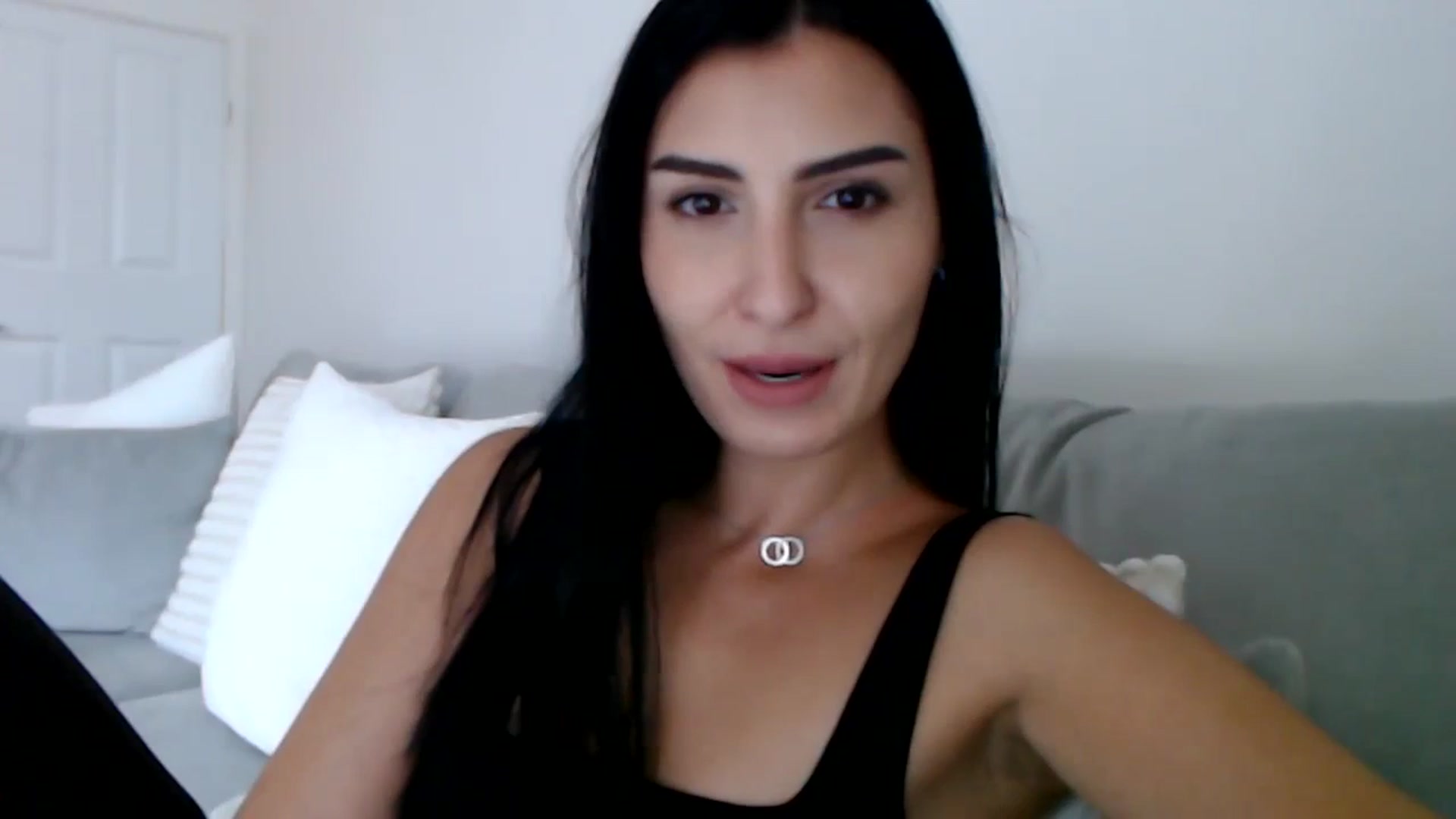 Gallery image thumbnail from LeaIson's myfreecams stream on, 12/11/2023, 11:44 image 16 of 20