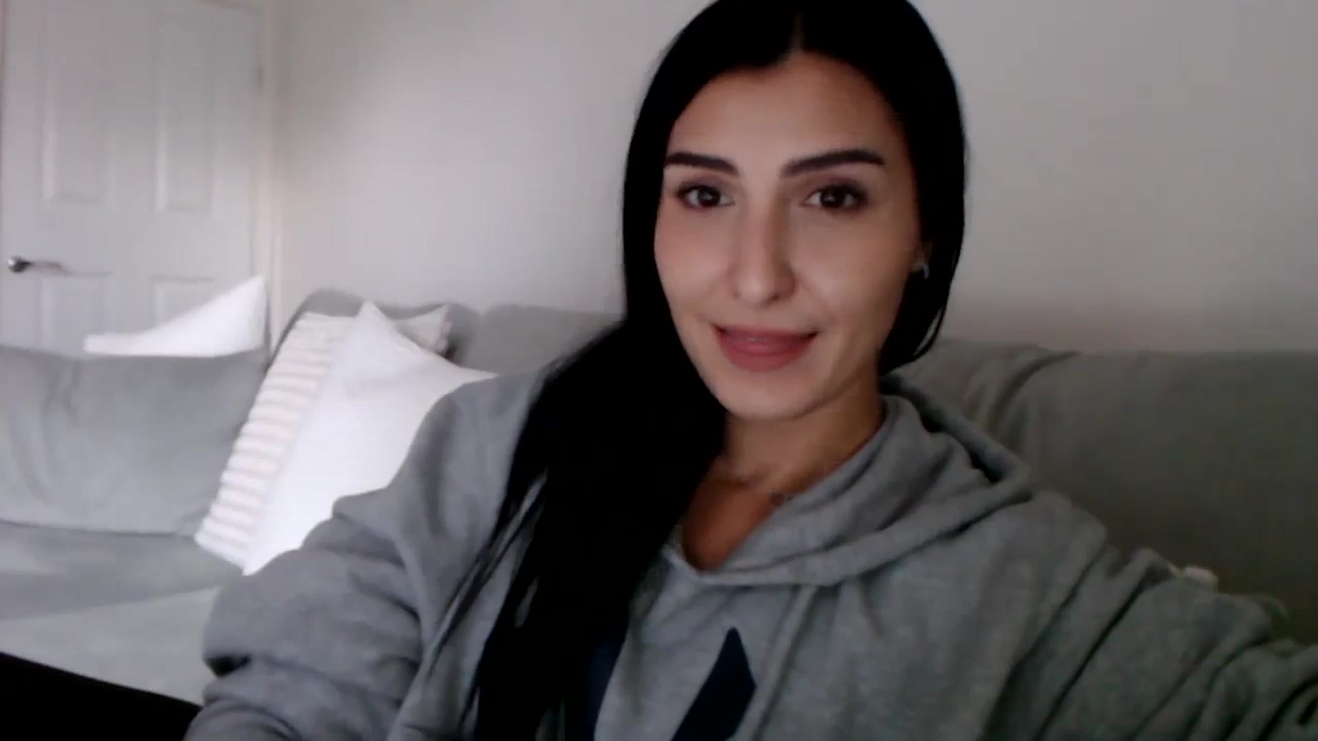 Gallery image thumbnail from LeaIson's myfreecams stream on, 12/11/2023, 12:45 image 17 of 20