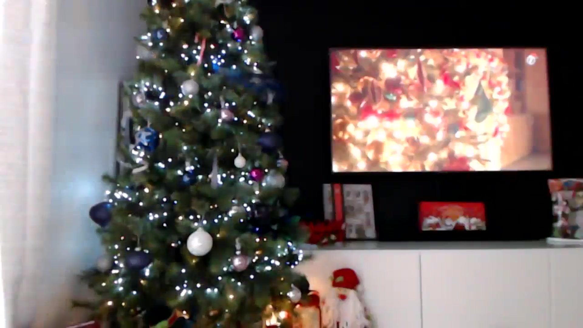 Gallery image thumbnail from LeaIson's myfreecams stream on, 12/11/2023, 13:53 image 14 of 20