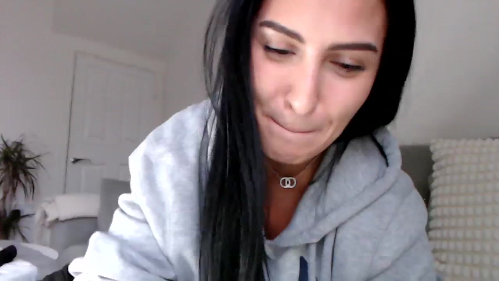 Gallery image thumbnail from LeaIson's myfreecams stream on, 12/11/2023, 15:22 image 11 of 20