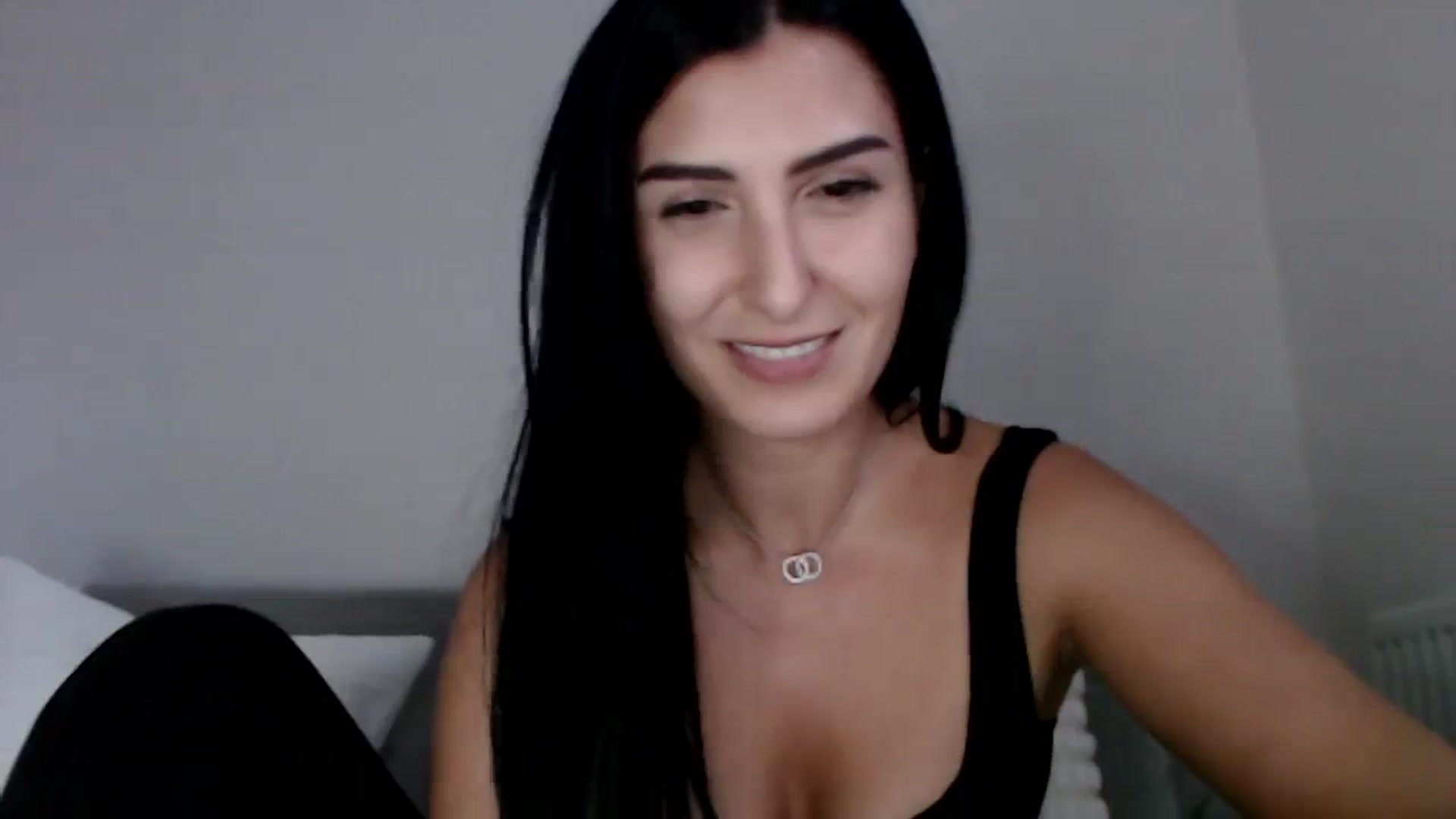 Gallery image thumbnail from LeaIson's myfreecams stream on, 12/11/2023, 15:22 image 18 of 20
