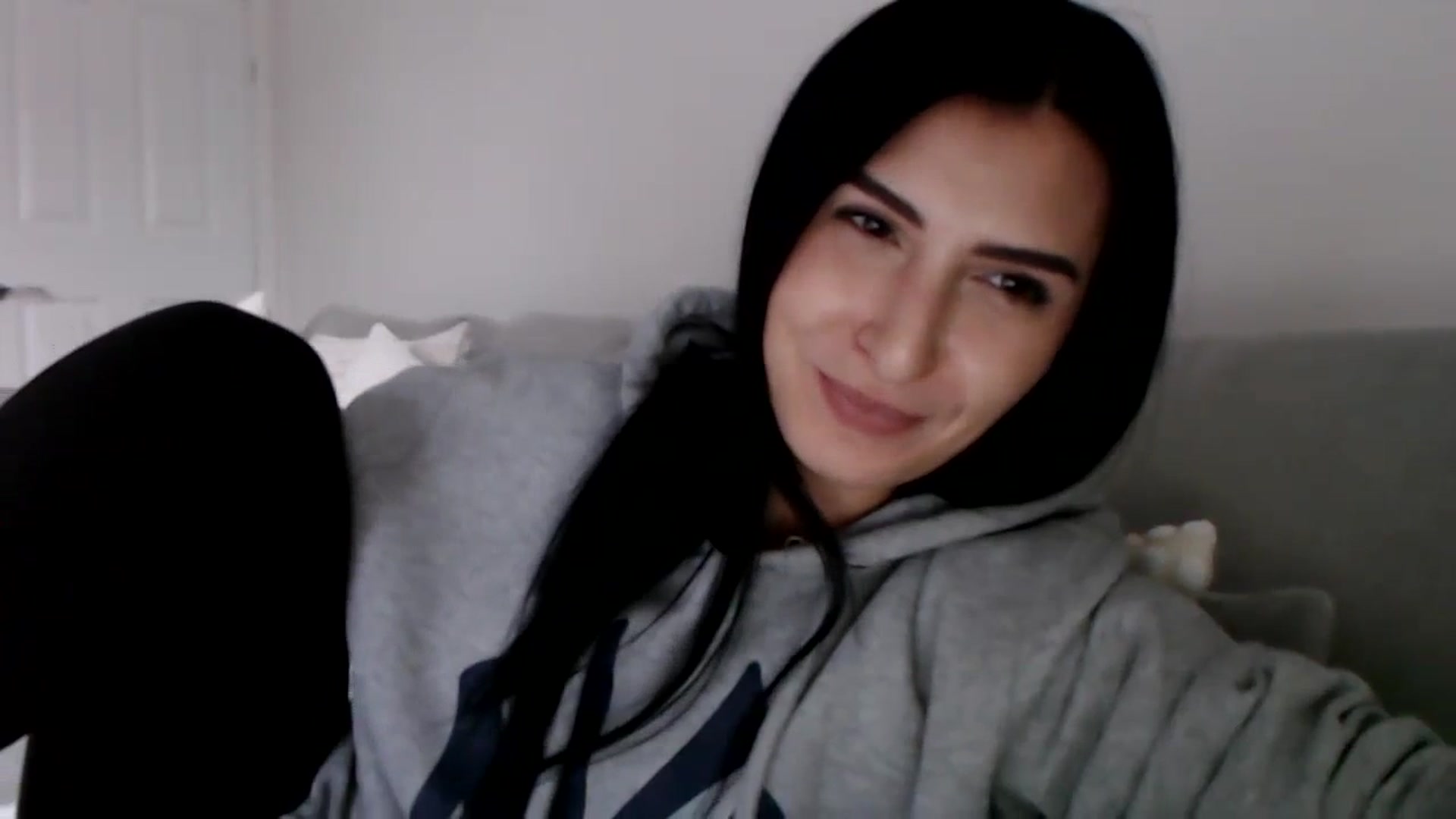 Gallery image thumbnail from LeaIson's myfreecams stream on, 12/11/2023, 15:22 image 4 of 20