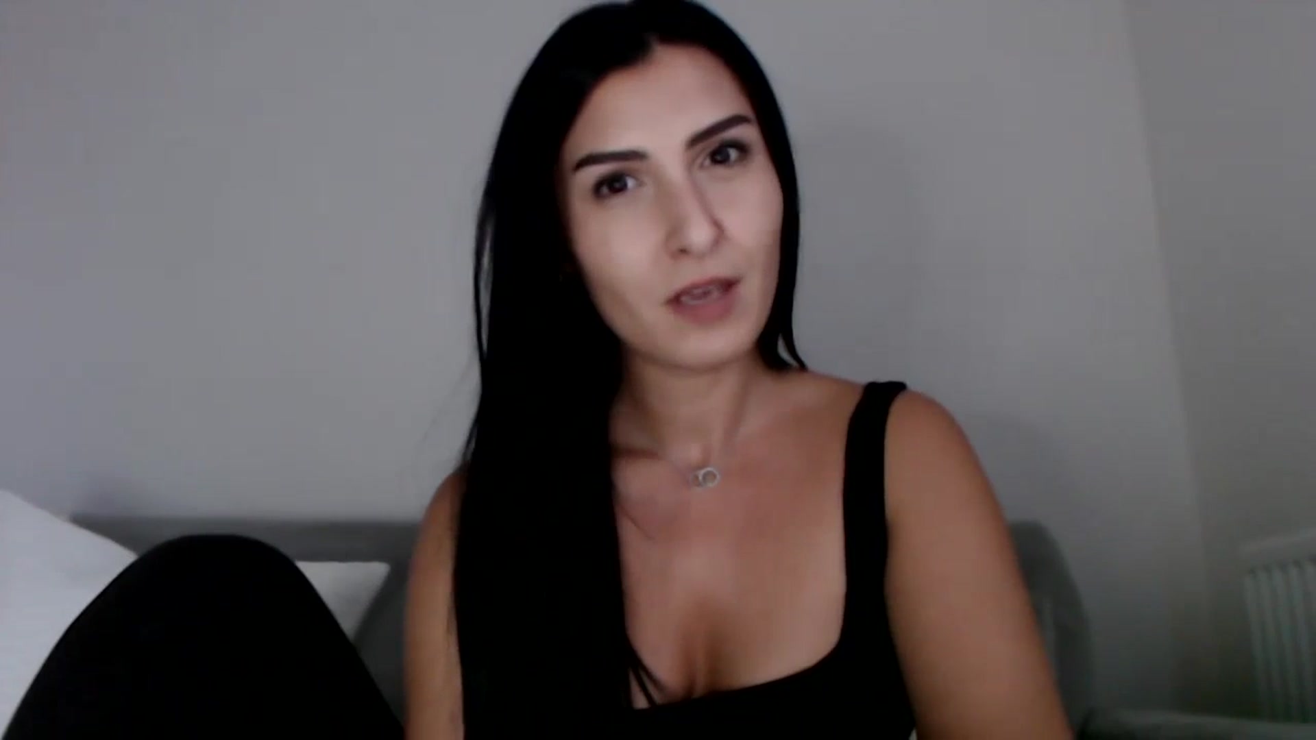 Gallery image thumbnail from LeaIson's myfreecams stream on, 12/11/2023, 15:22 image 17 of 20