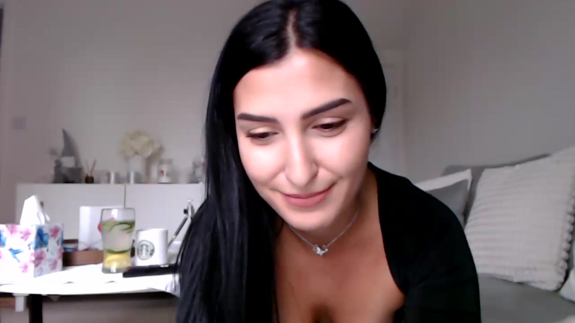Gallery image thumbnail from LeaIson's myfreecams stream on, 12/12/2023, 12:23 image 16 of 20