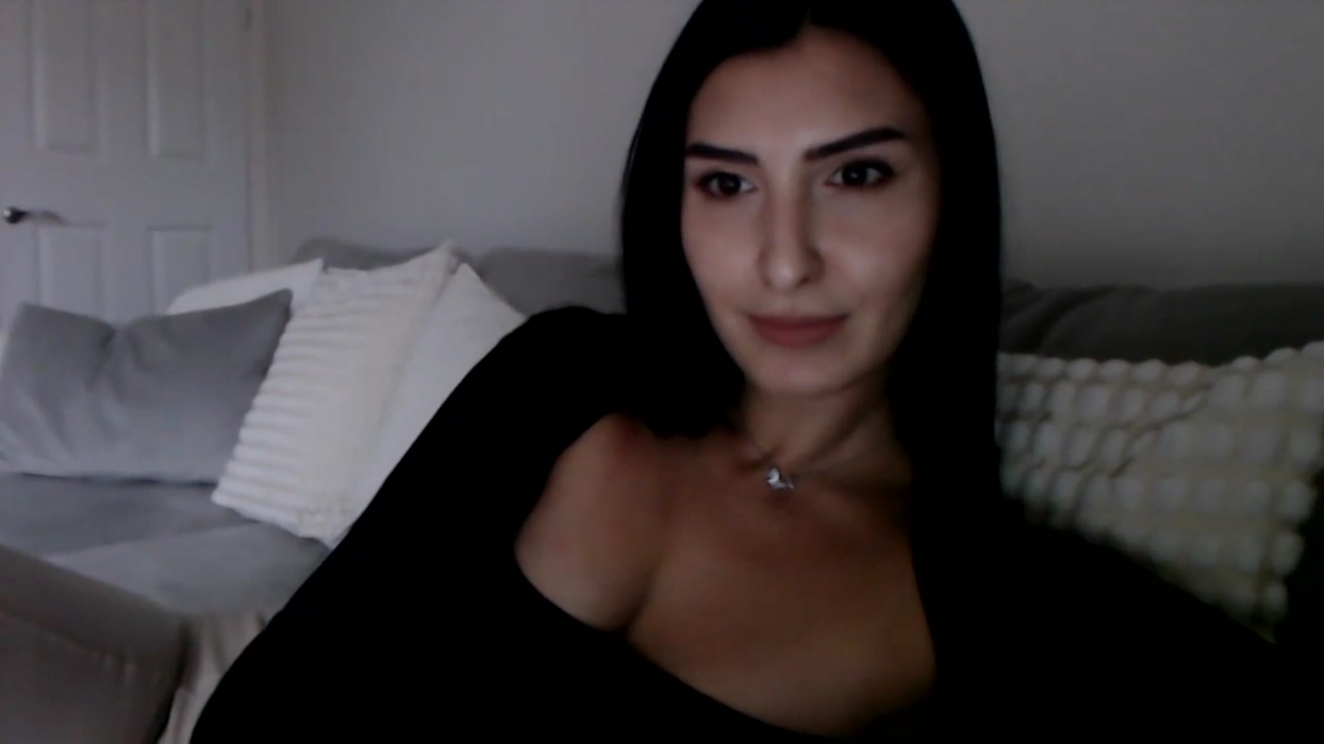 Gallery image thumbnail from LeaIson's myfreecams stream on, 12/12/2023, 12:23 image 6 of 20